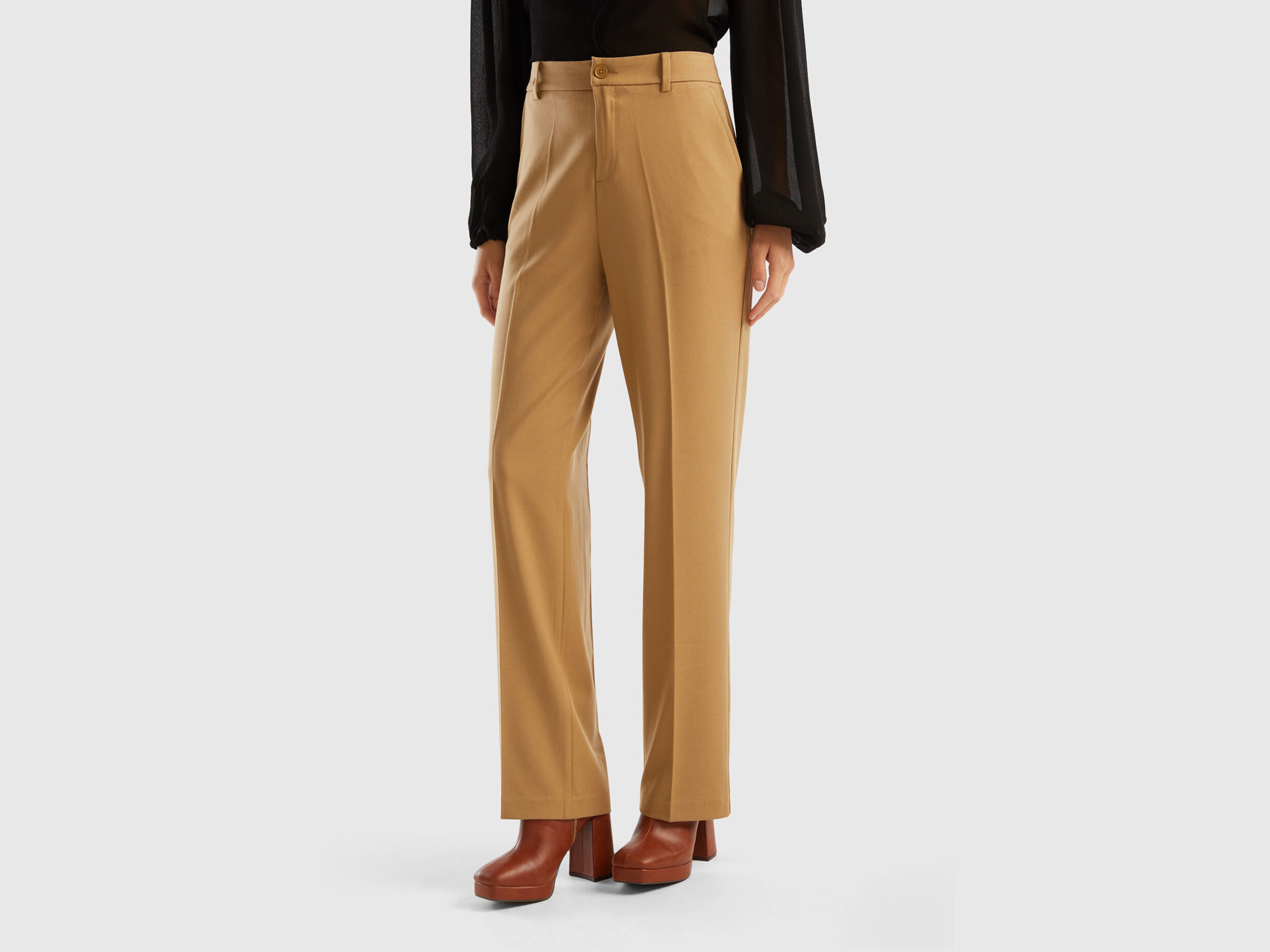 What Color Goes with Khaki Pants - Penny Pincher Fashion