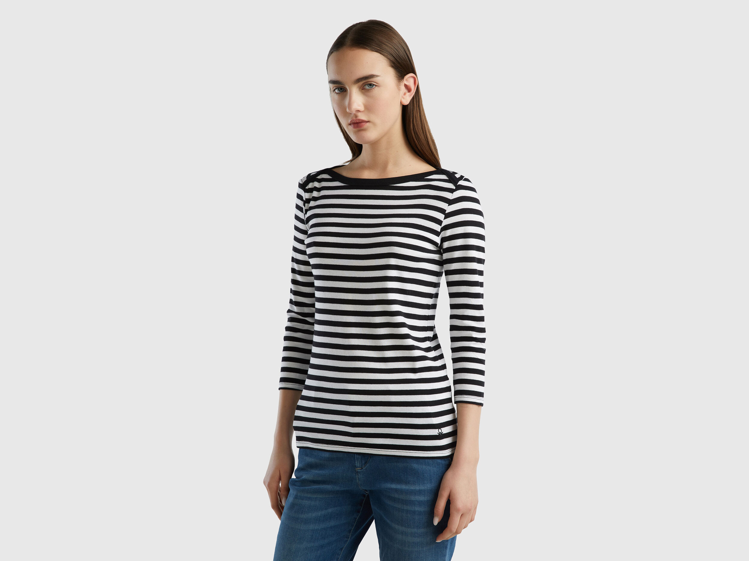 Black and grey striped t shirt sales