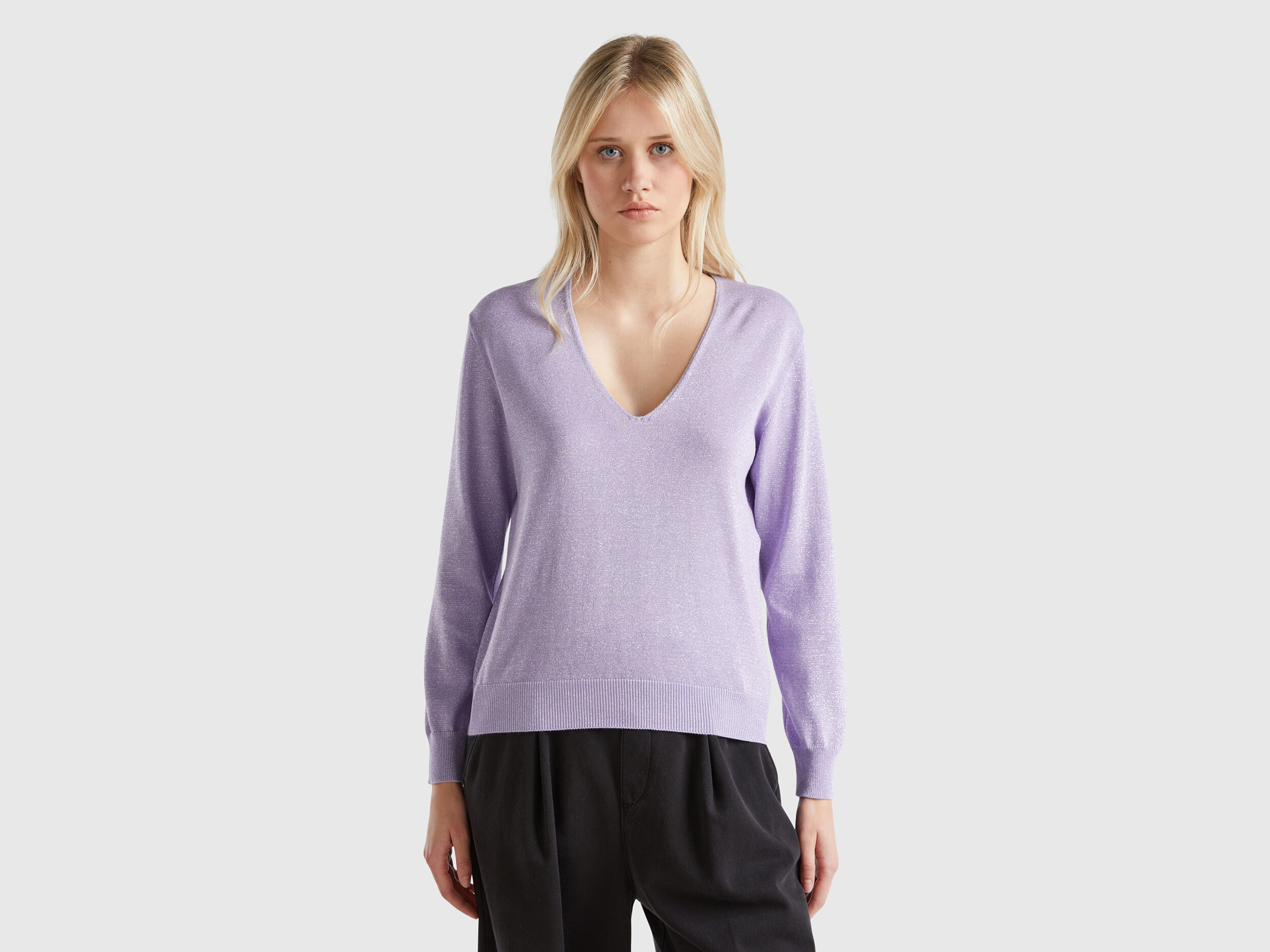 Sweater with V-neck and lurex