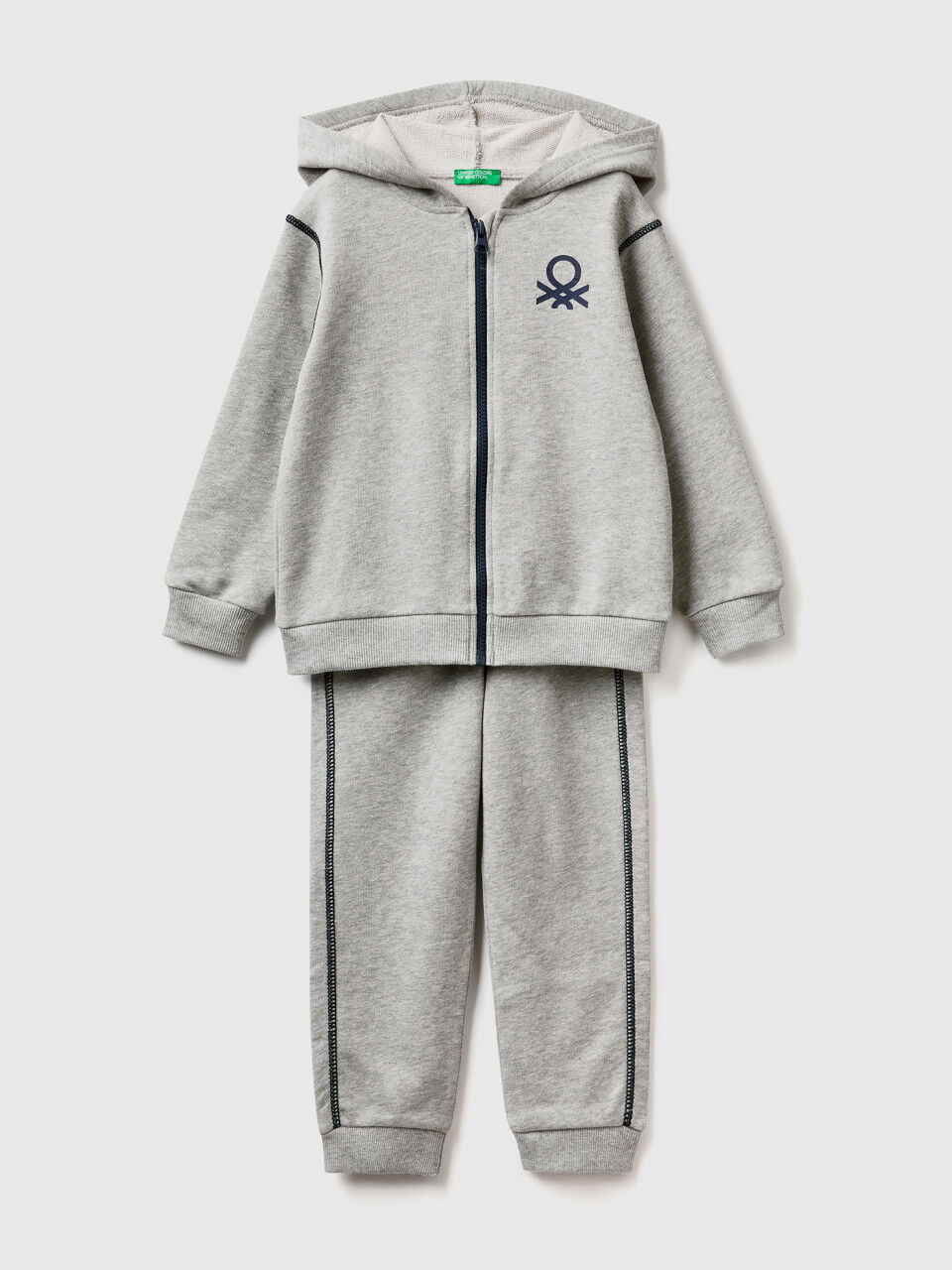 Sweat benetton store