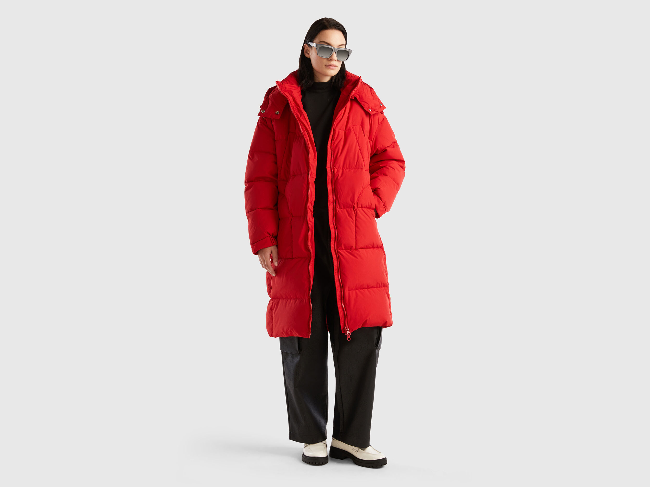 Long padded jacket with removable hood - Red | Benetton