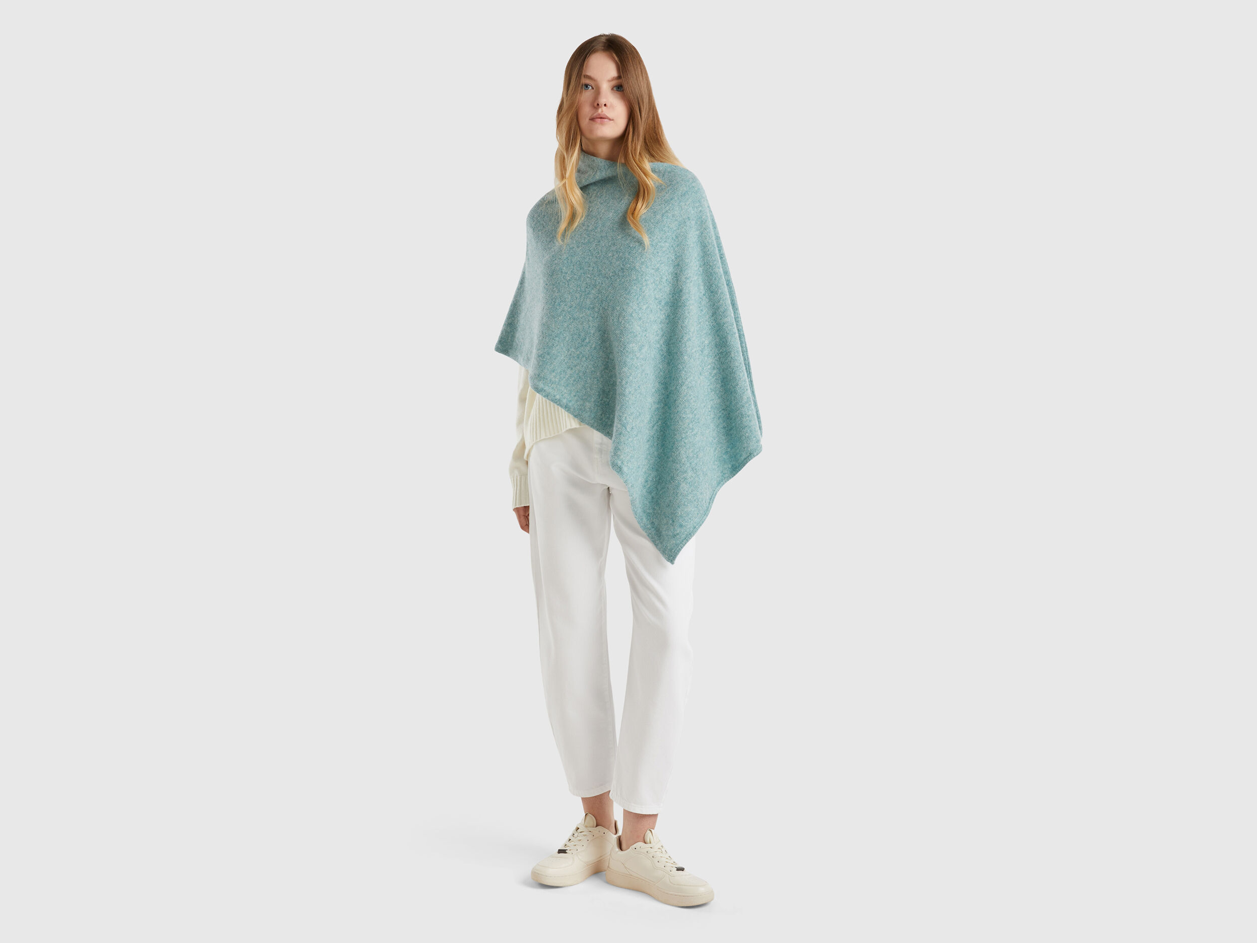Mantella poncho outlet