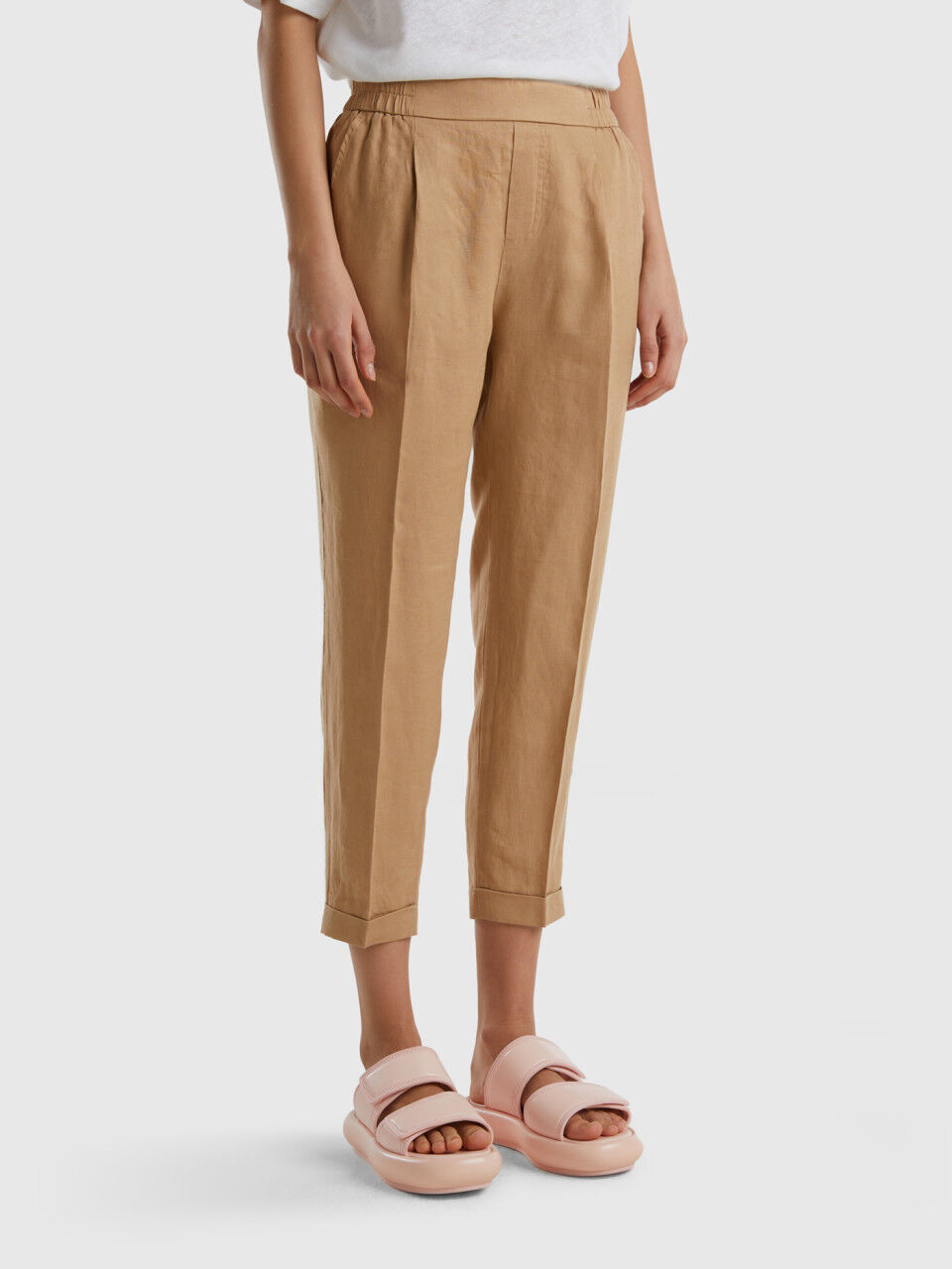 plusS Women Cropped Trousers With Button Detail – pluss.in