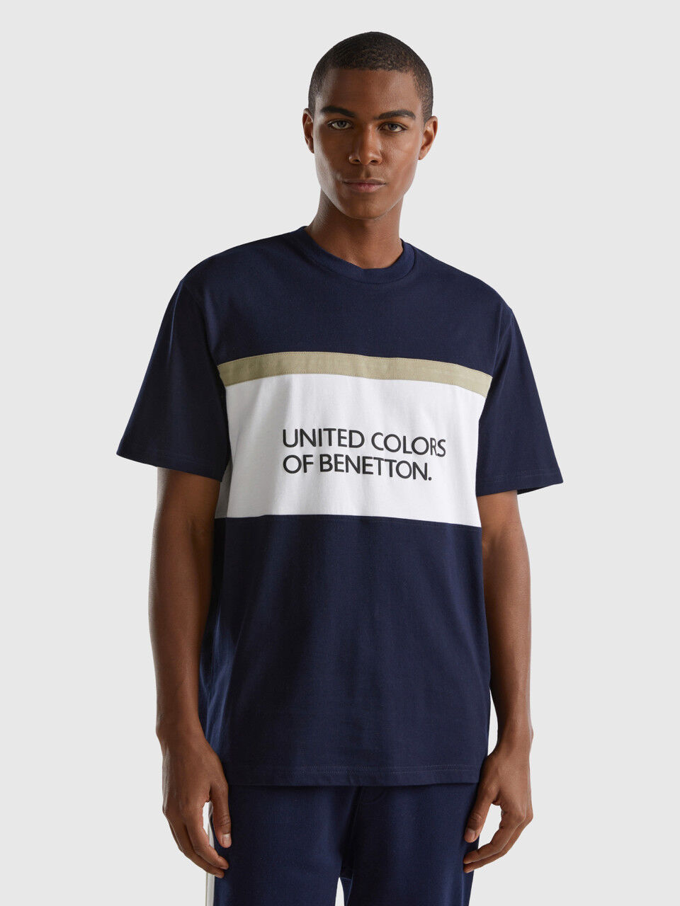 Benetton shop t shirt