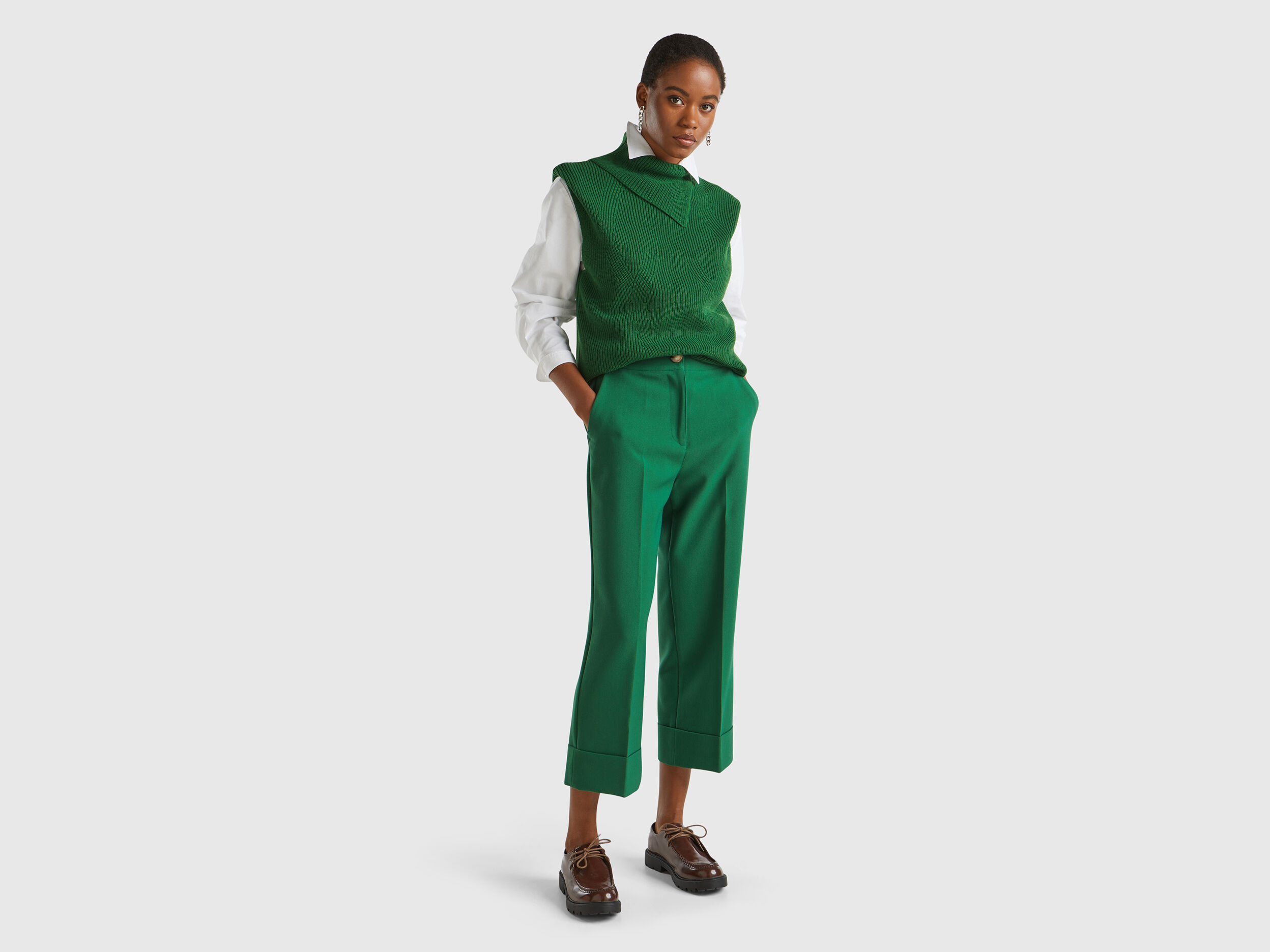Green trousers women top