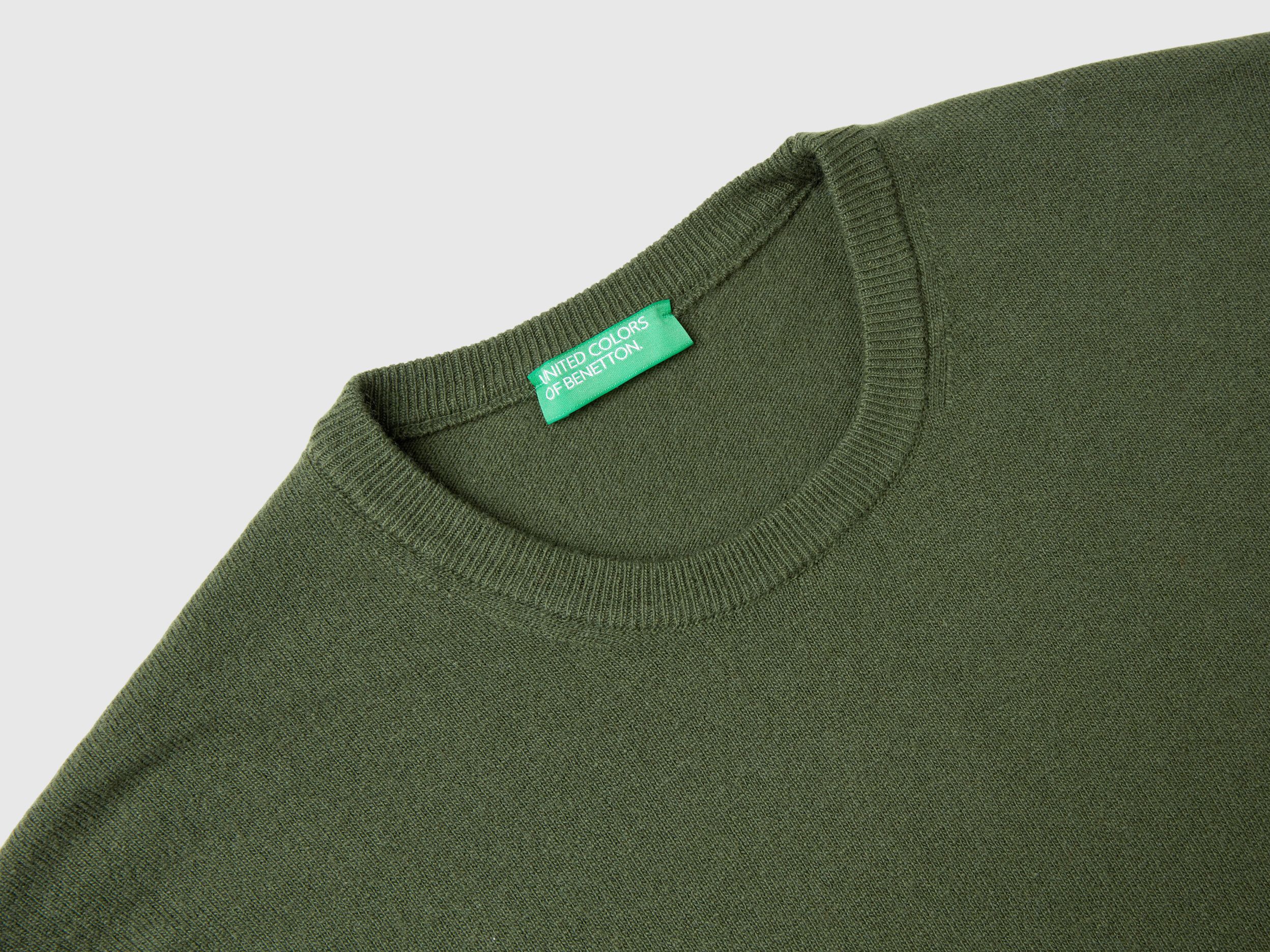 Olive green crew neck sweater in pure Merino wool