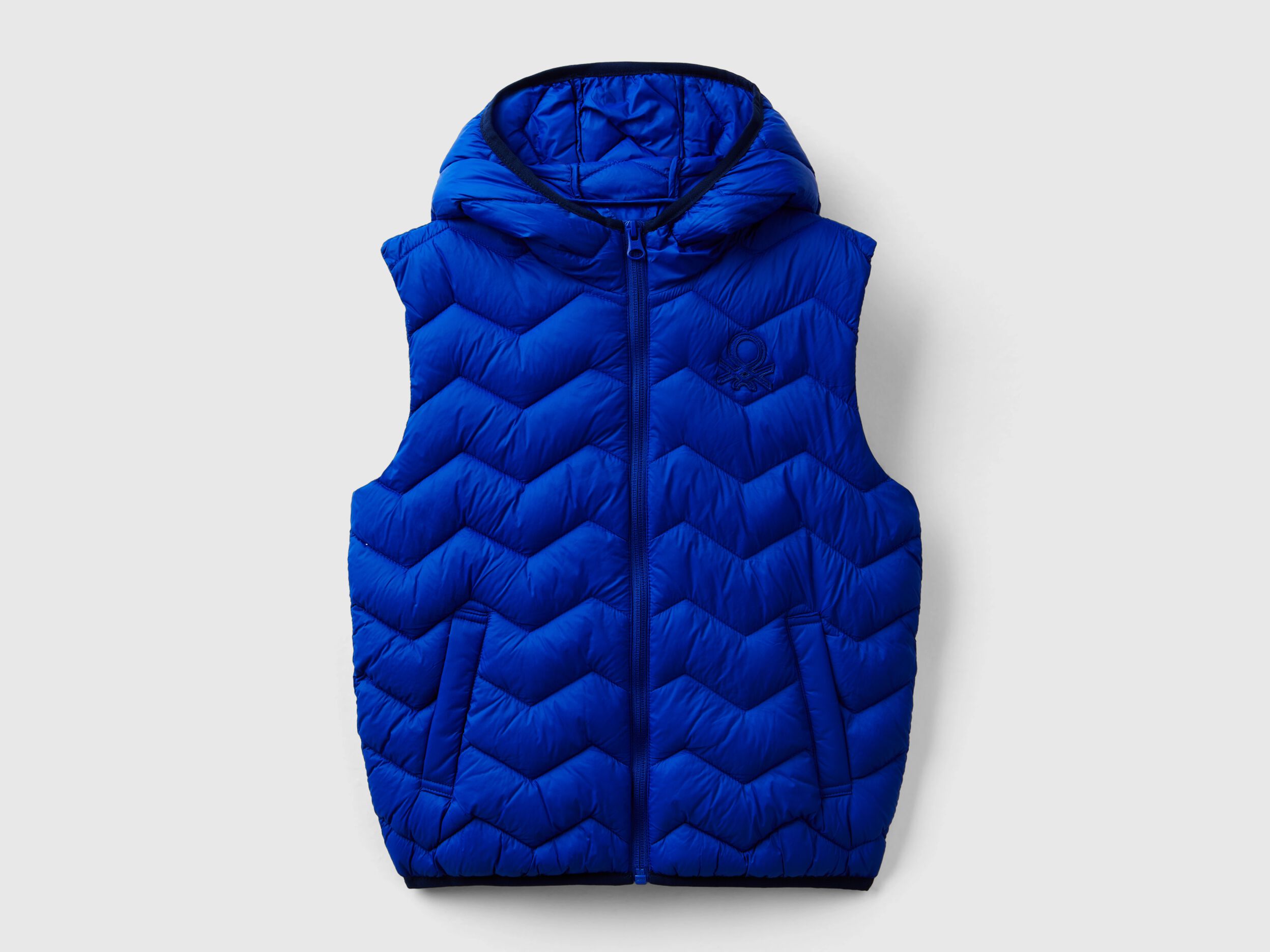 Sleeveless vest with hood on sale