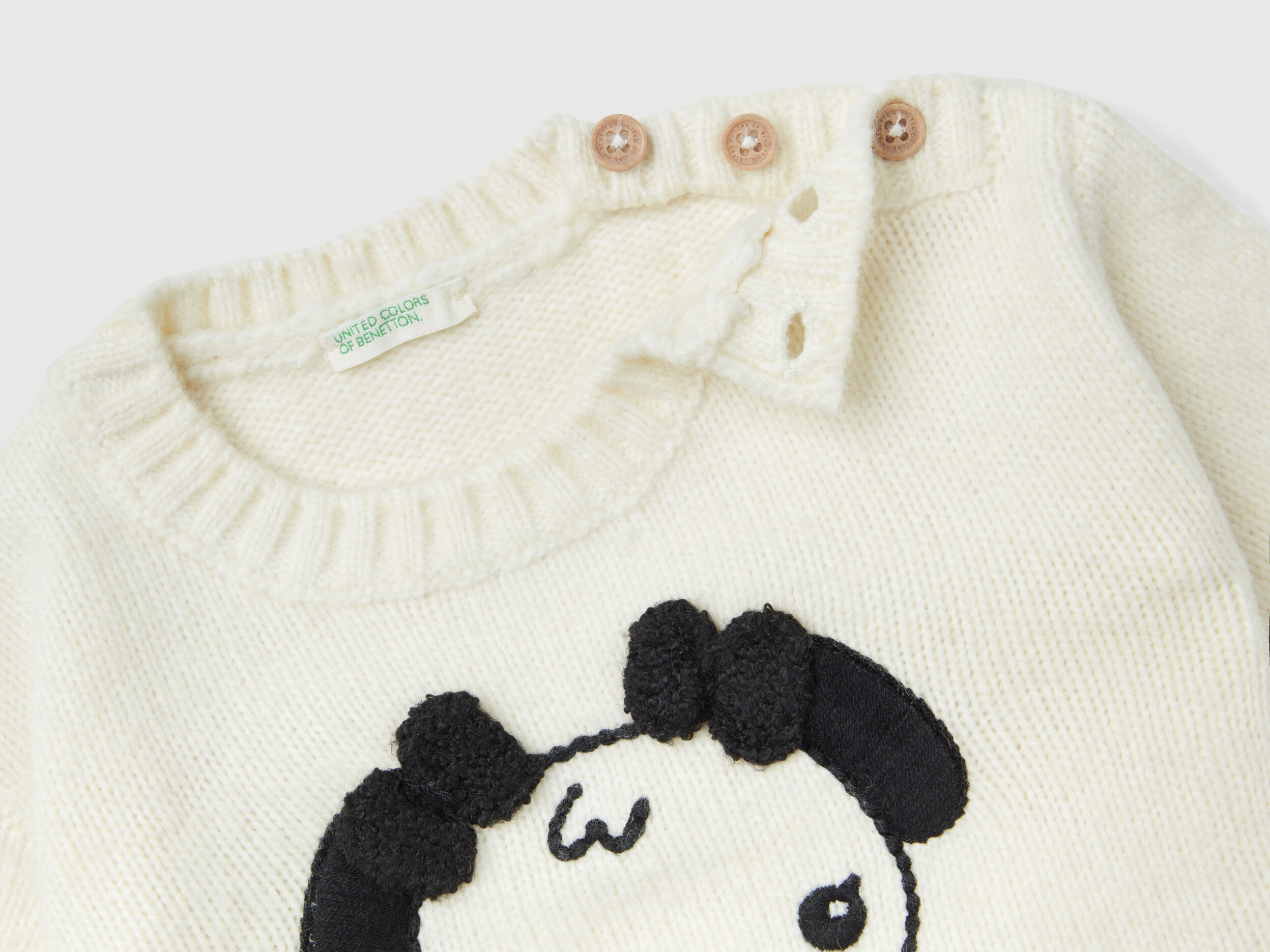 Benetton deals sheep jumper