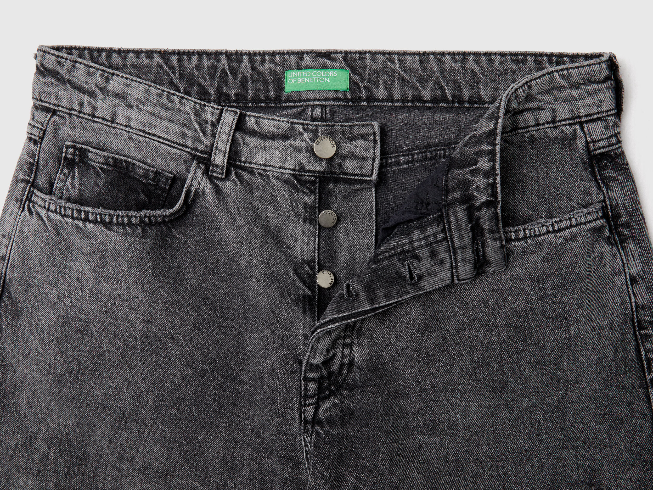 Five pocket worn look jeans