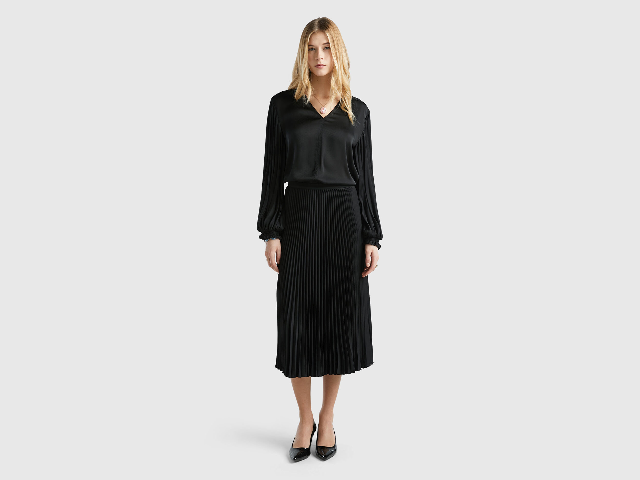 Between us pleated midi skirt in black hot sale