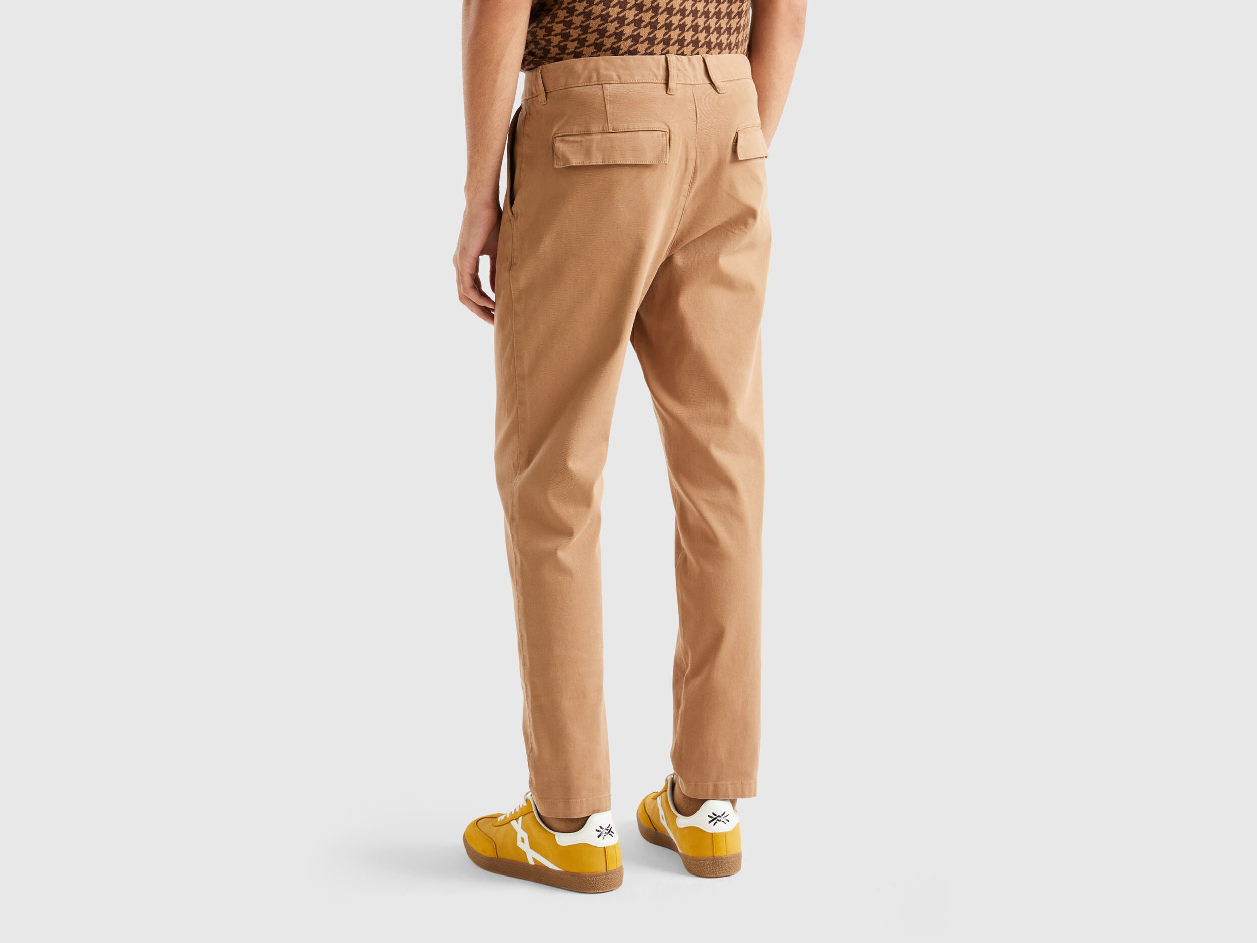 Chinos color camel sales