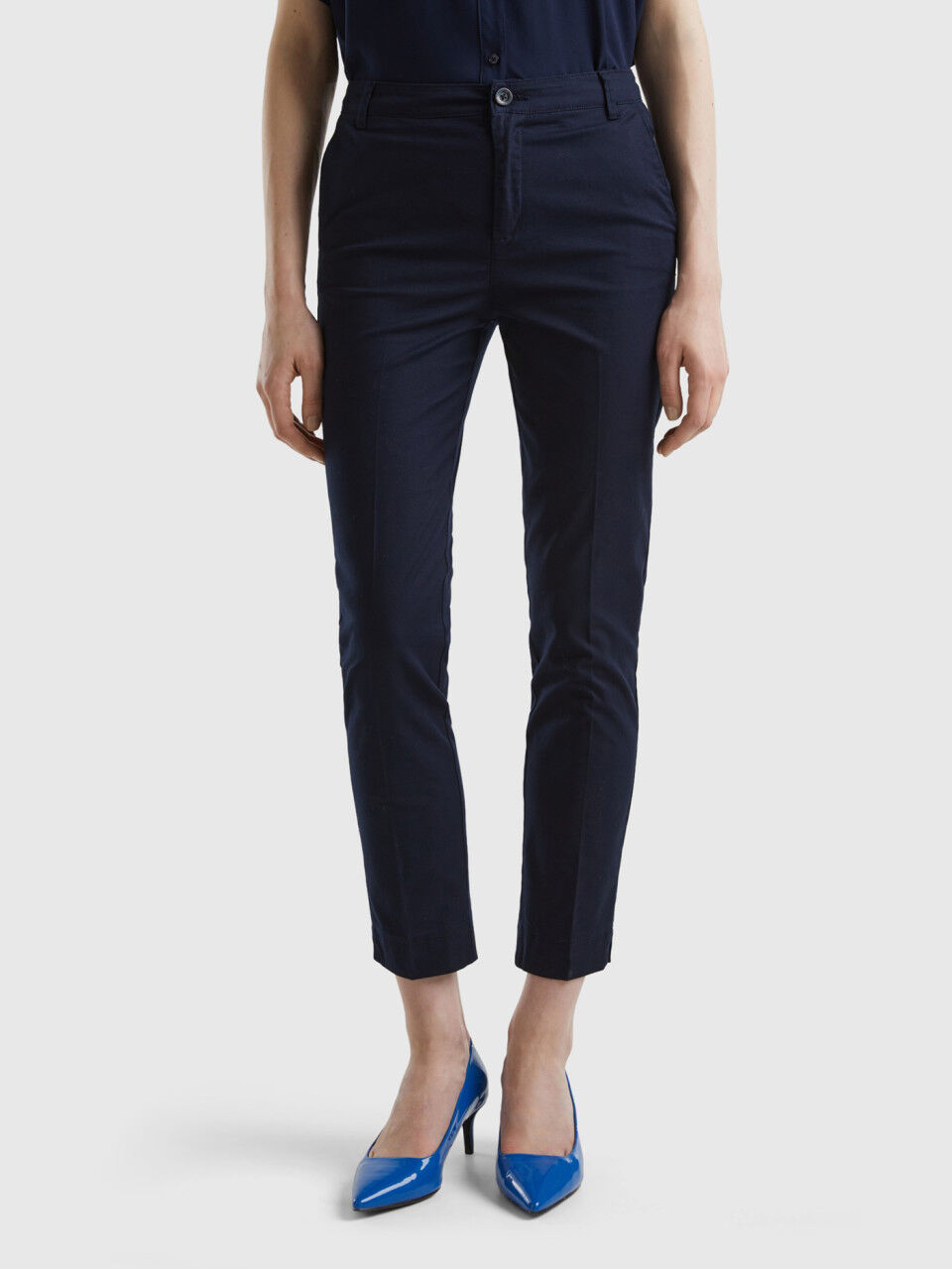 Pantalon chino 2025 gris mujer