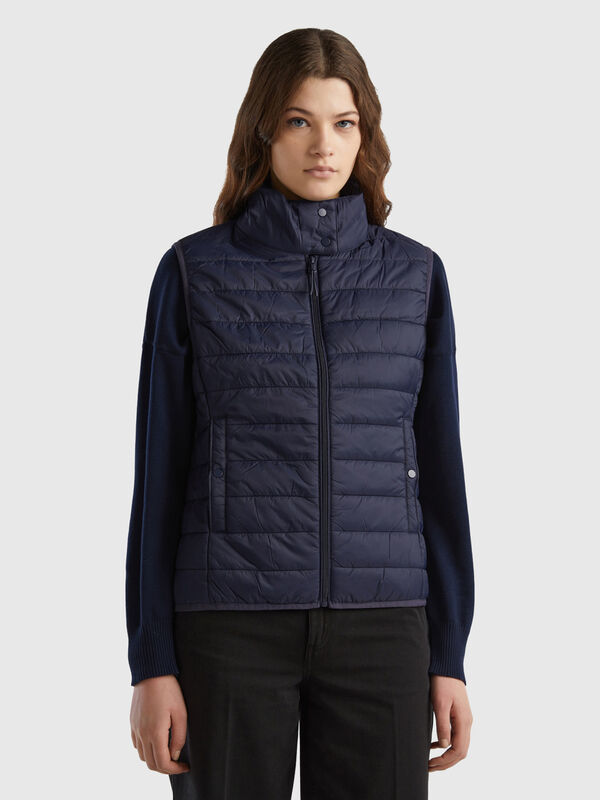 Sleeveless puffer jacket with recycled wadding Women