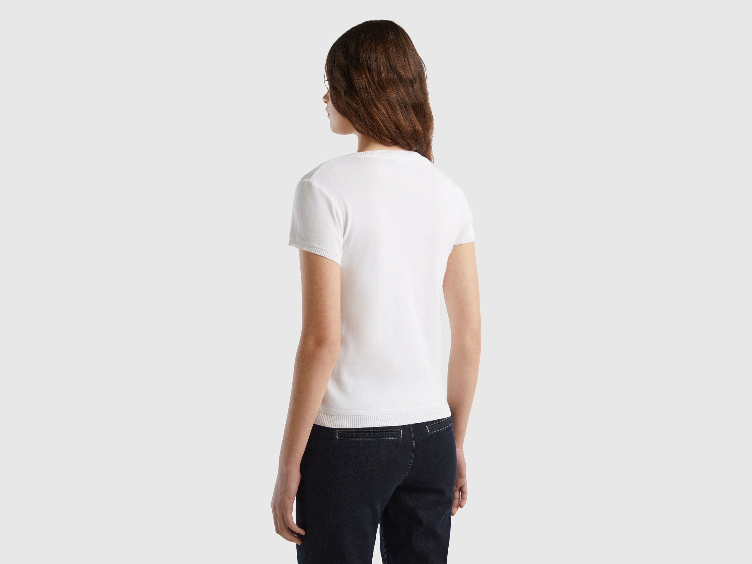 White short sales sleeve sweater