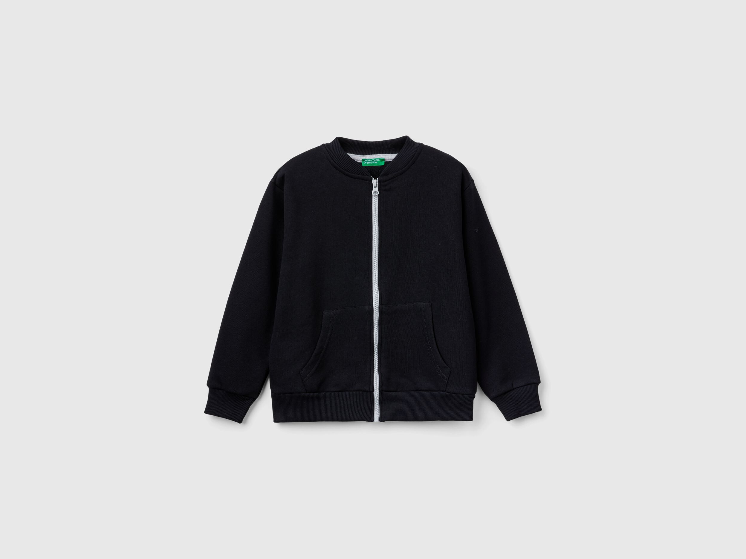 Junior black sweatshirt shop