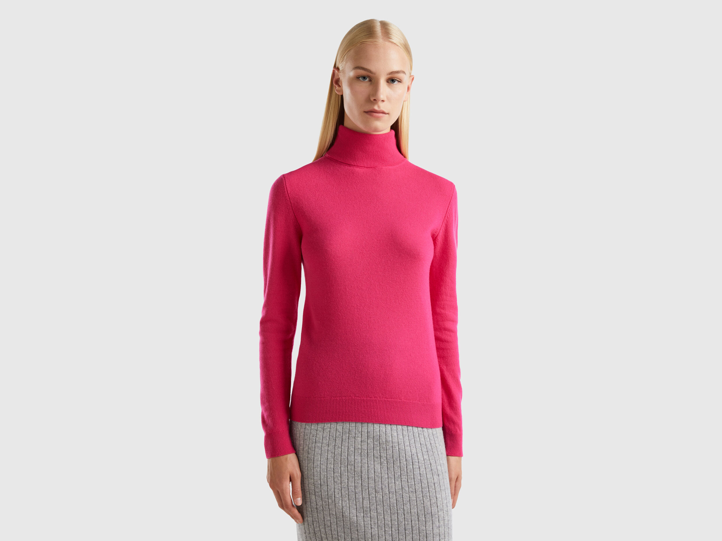 Fuchsia turtleneck sweater outlet