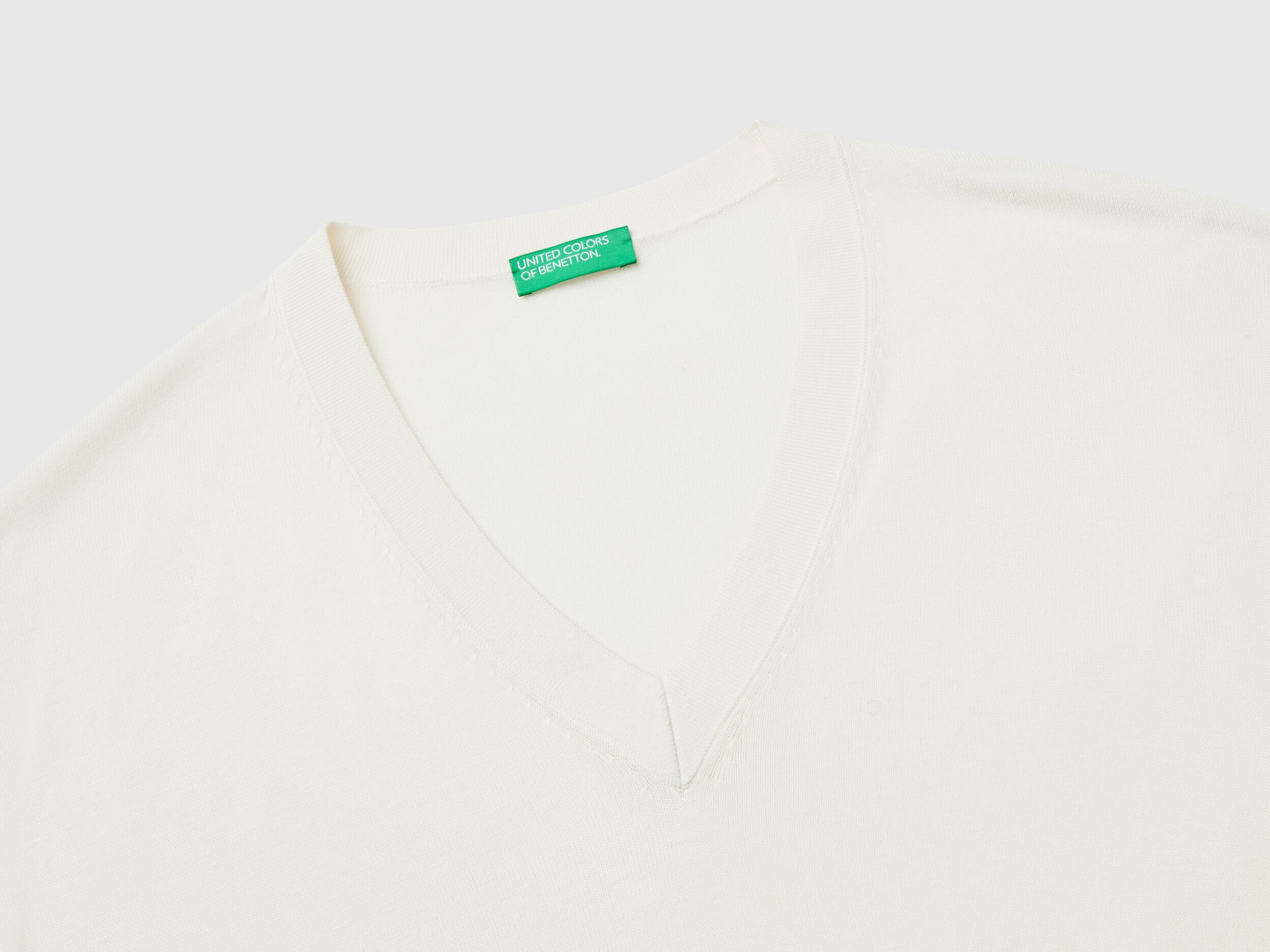 送料無料 百貨店 Sweater with Benetton | White Creamy - draping トップス