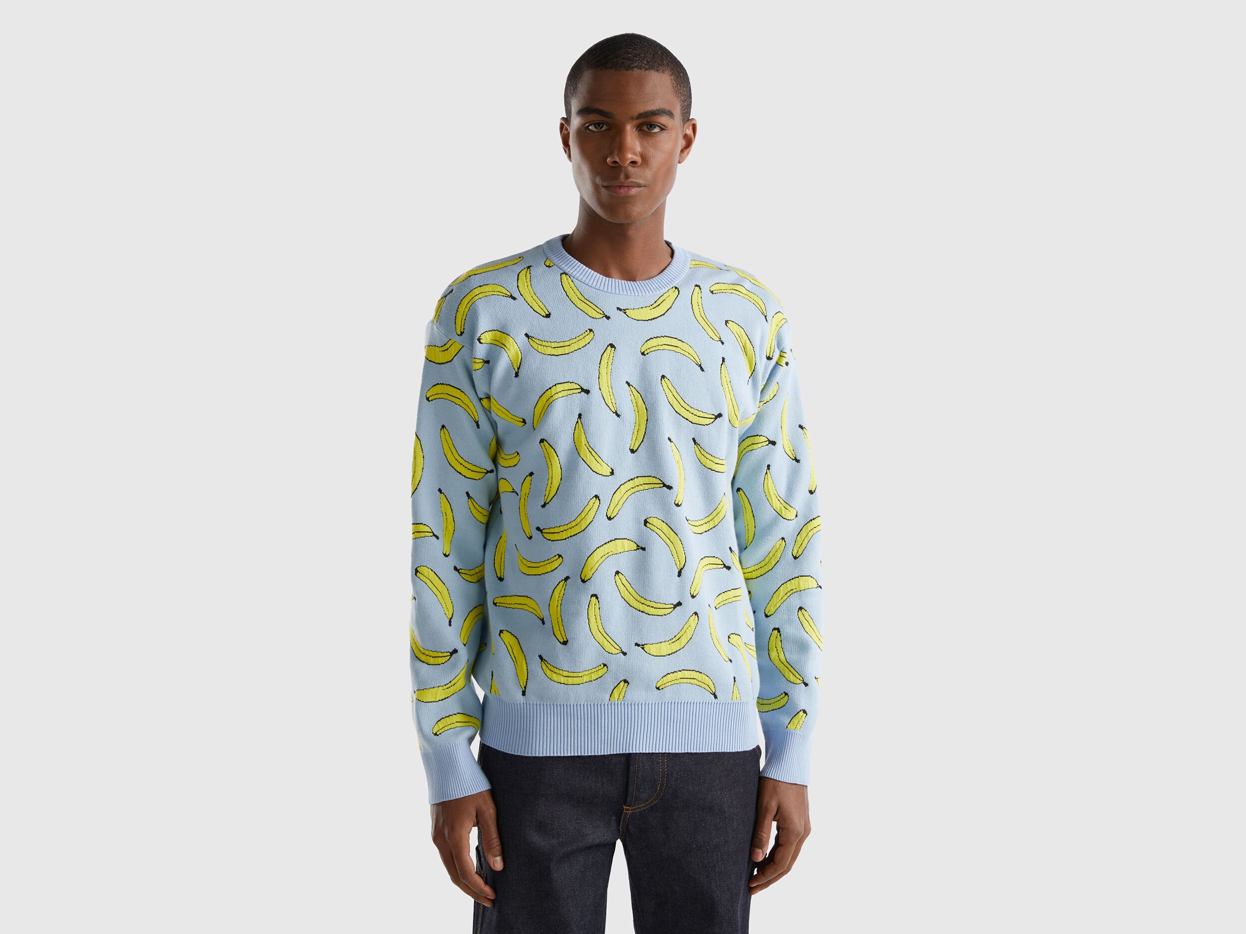 Sweater with banana pattern