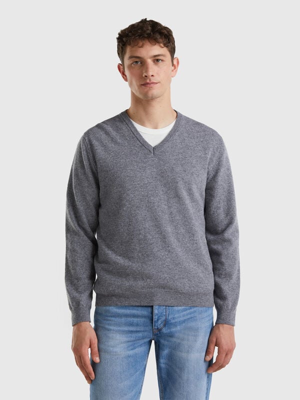 Jersey de pura lana Merina gris oscuro con escote de pico Hombre