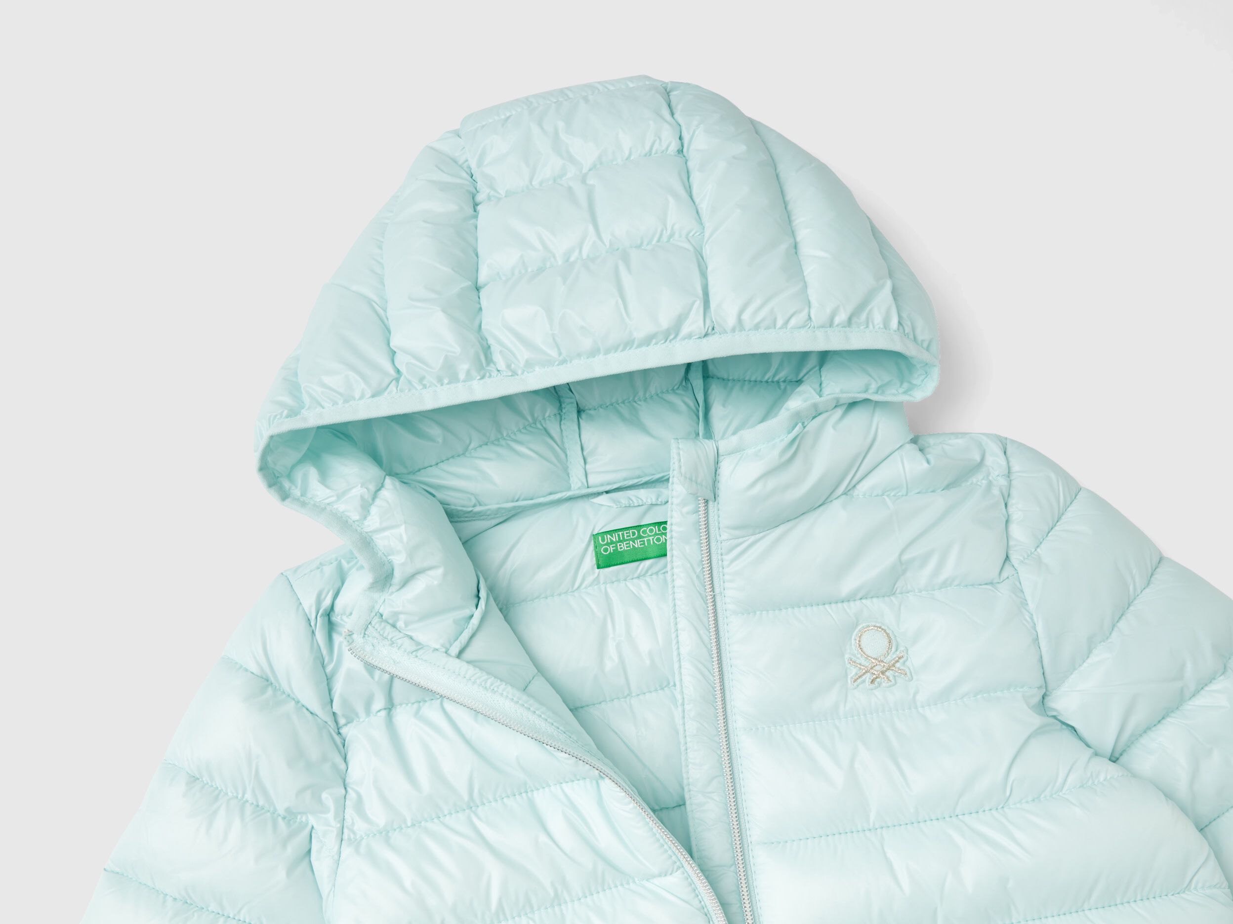 Puffer jacket with hood