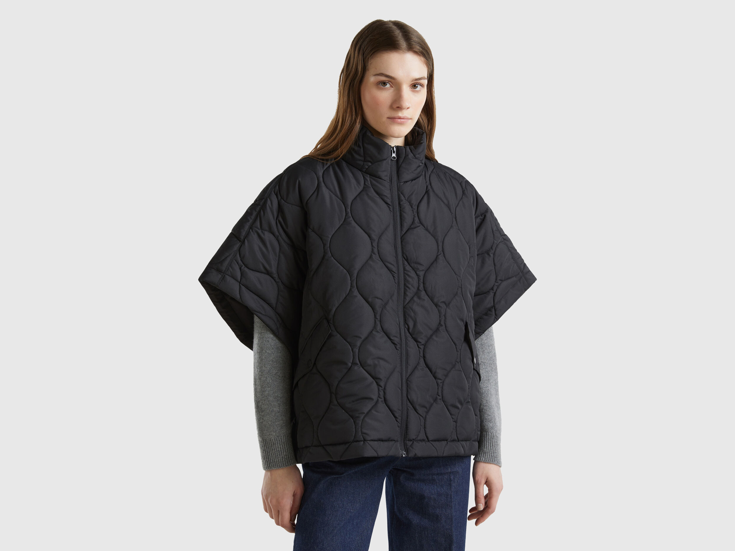 Quilted cape with lightweight padding - Black | Benetton