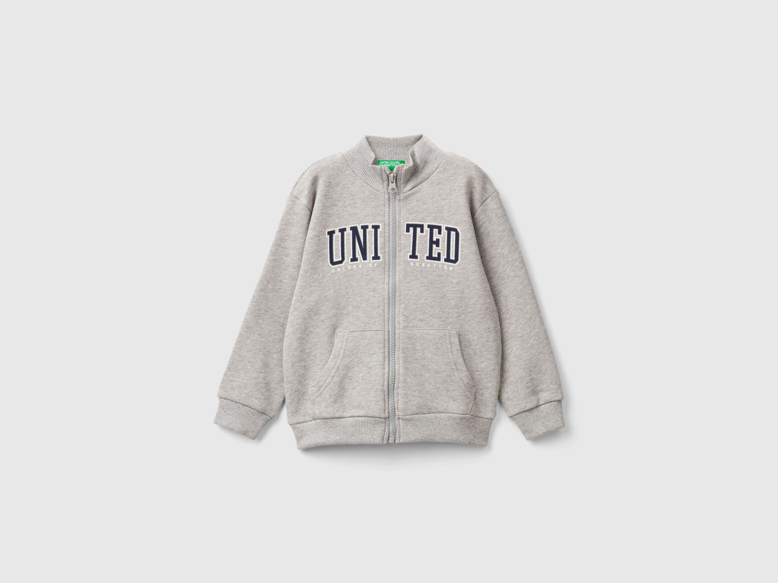 Sweatshirt without a hood online
