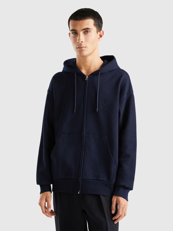 Warm hoodie with zip