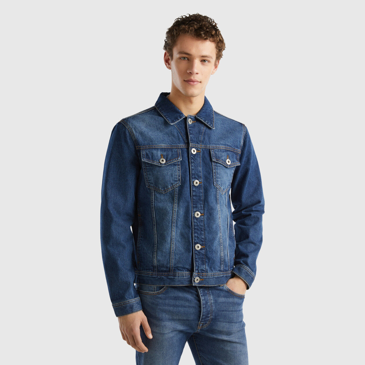 Benetton jean jacket shop