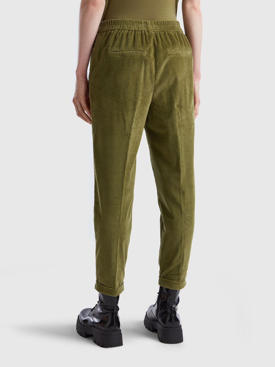 Chinos in velvet with waist Green Military - stretch | Benetton