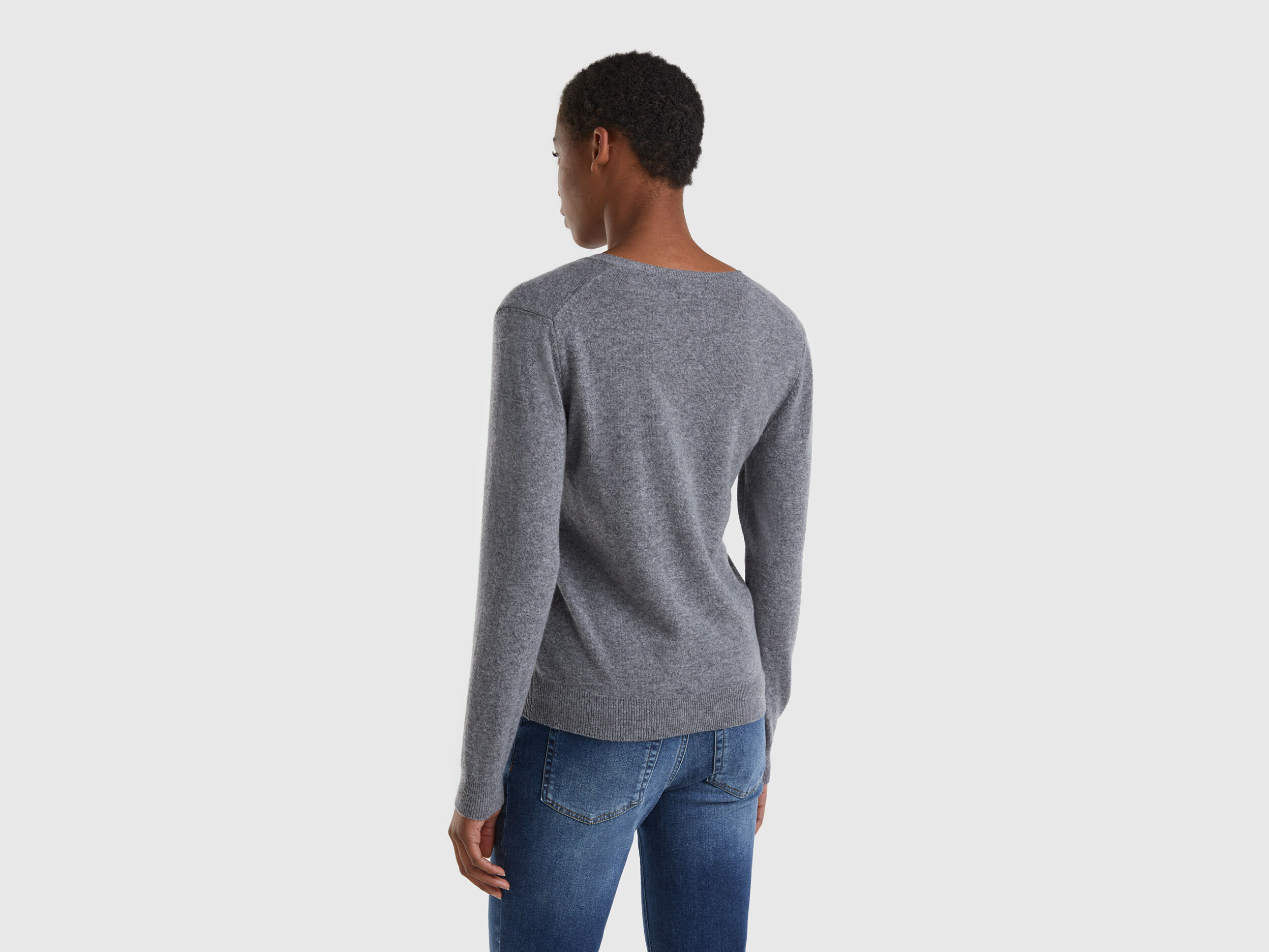 Benetton v discount neck sweater