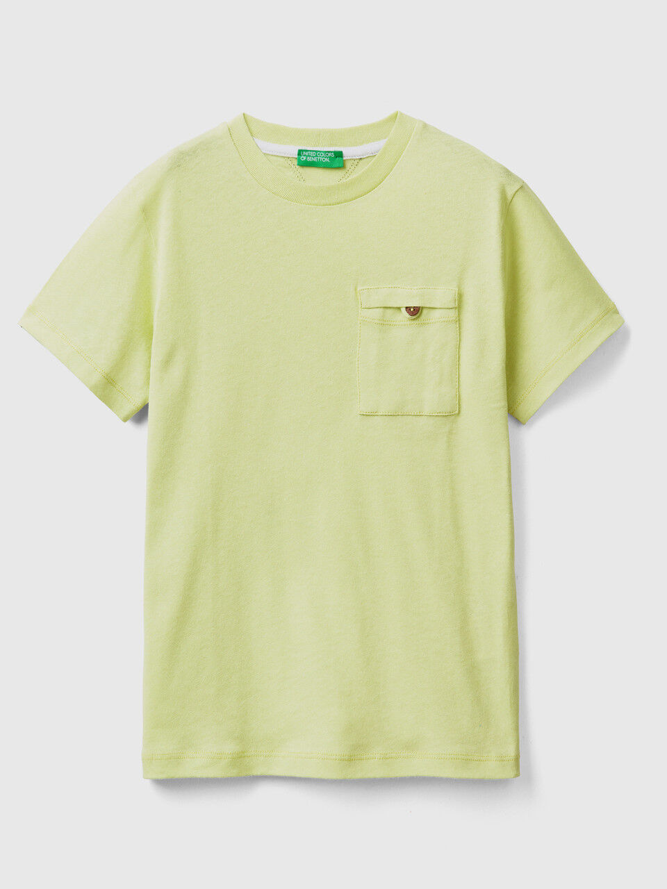 Linen blend t-shirt with pocket