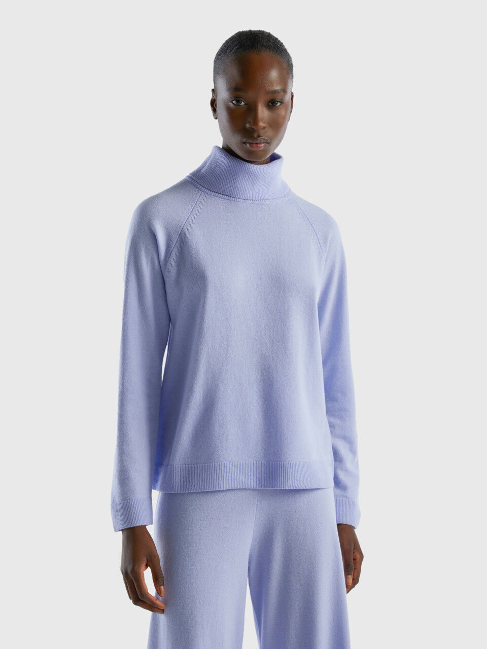Light blue turtleneck in wool and cashmere blend