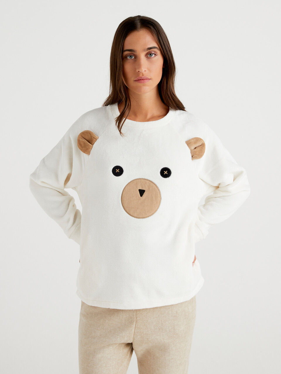 Sweater with teddy bear embroidery