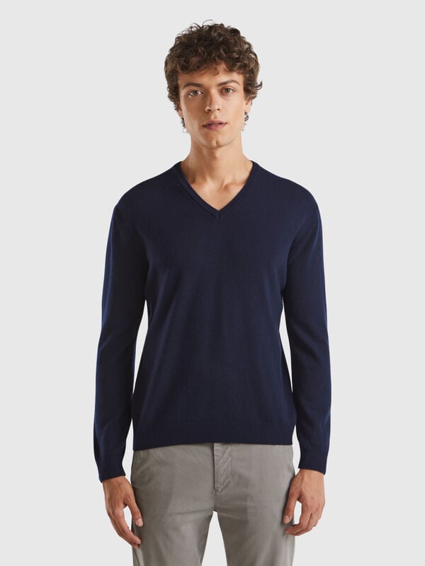 Dark blue V-neck sweater in pure Merino wool Men