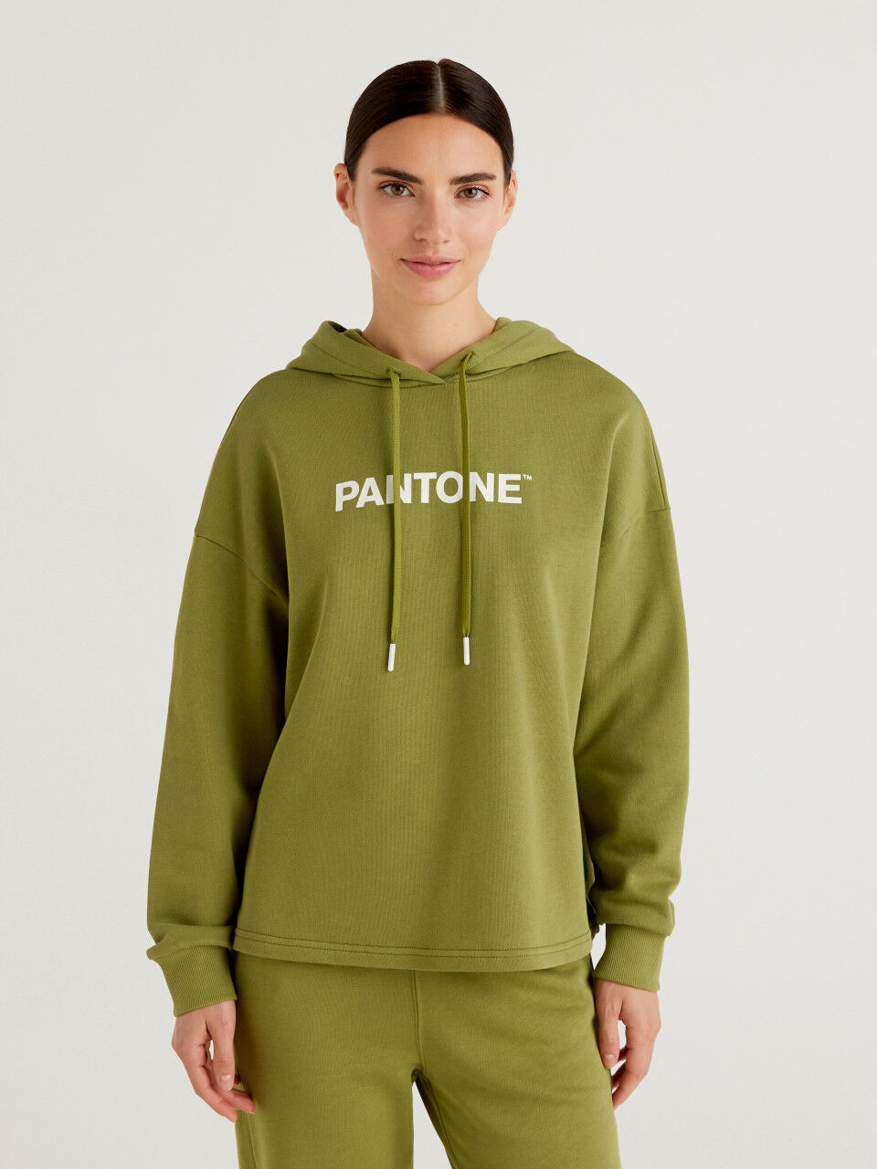 Sudadera verde militar BenettonxPantone™ con capucha