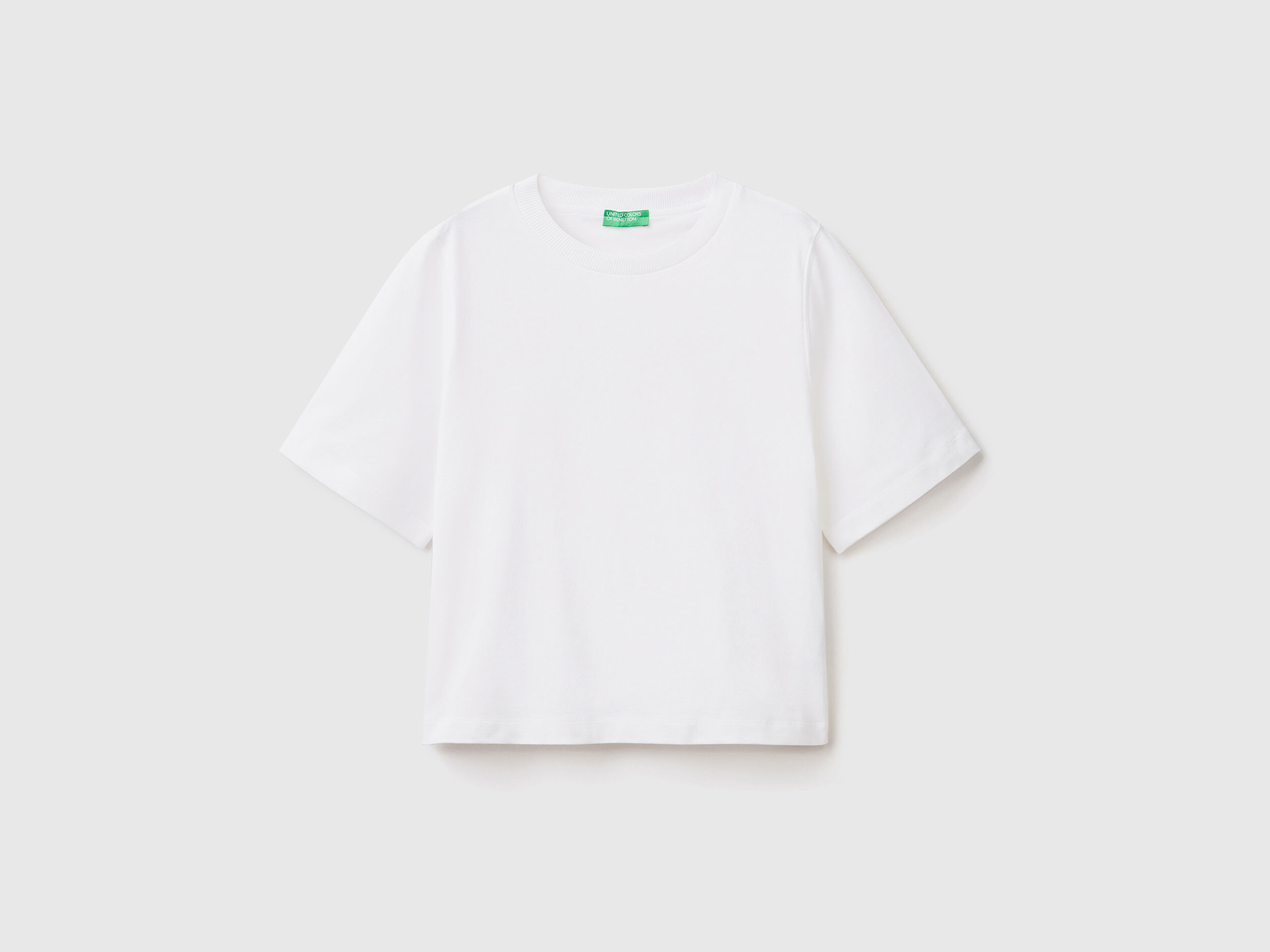 Basic white hot sale tee shirt