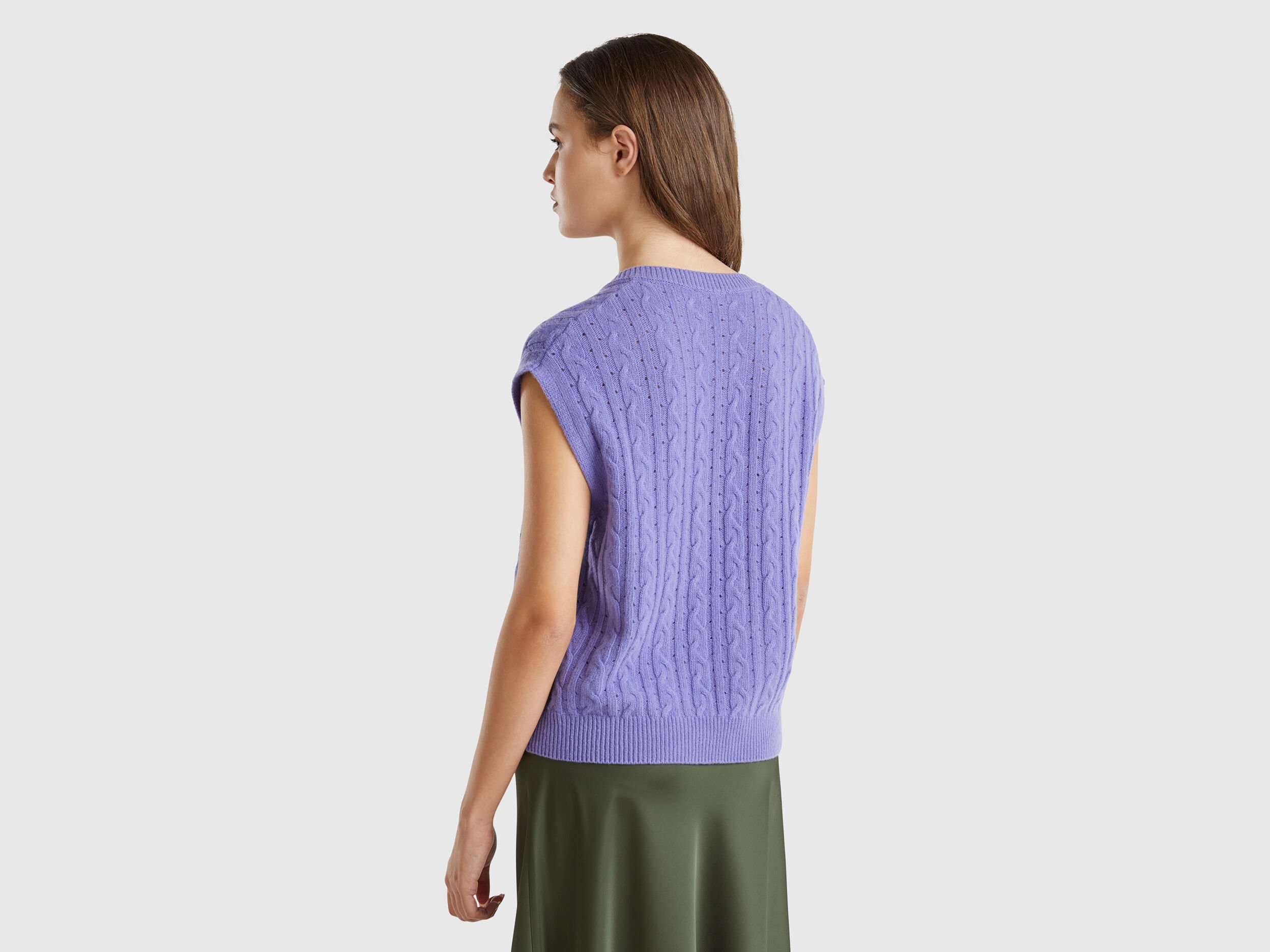 Boxy fit vest with cable knit and perforations - Purple | Benetton