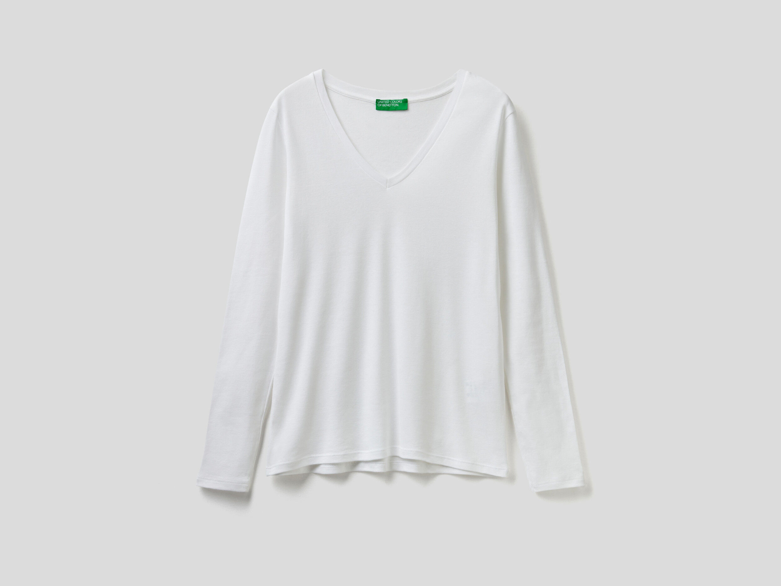 Long sleeve t shirt with V neck White Benetton