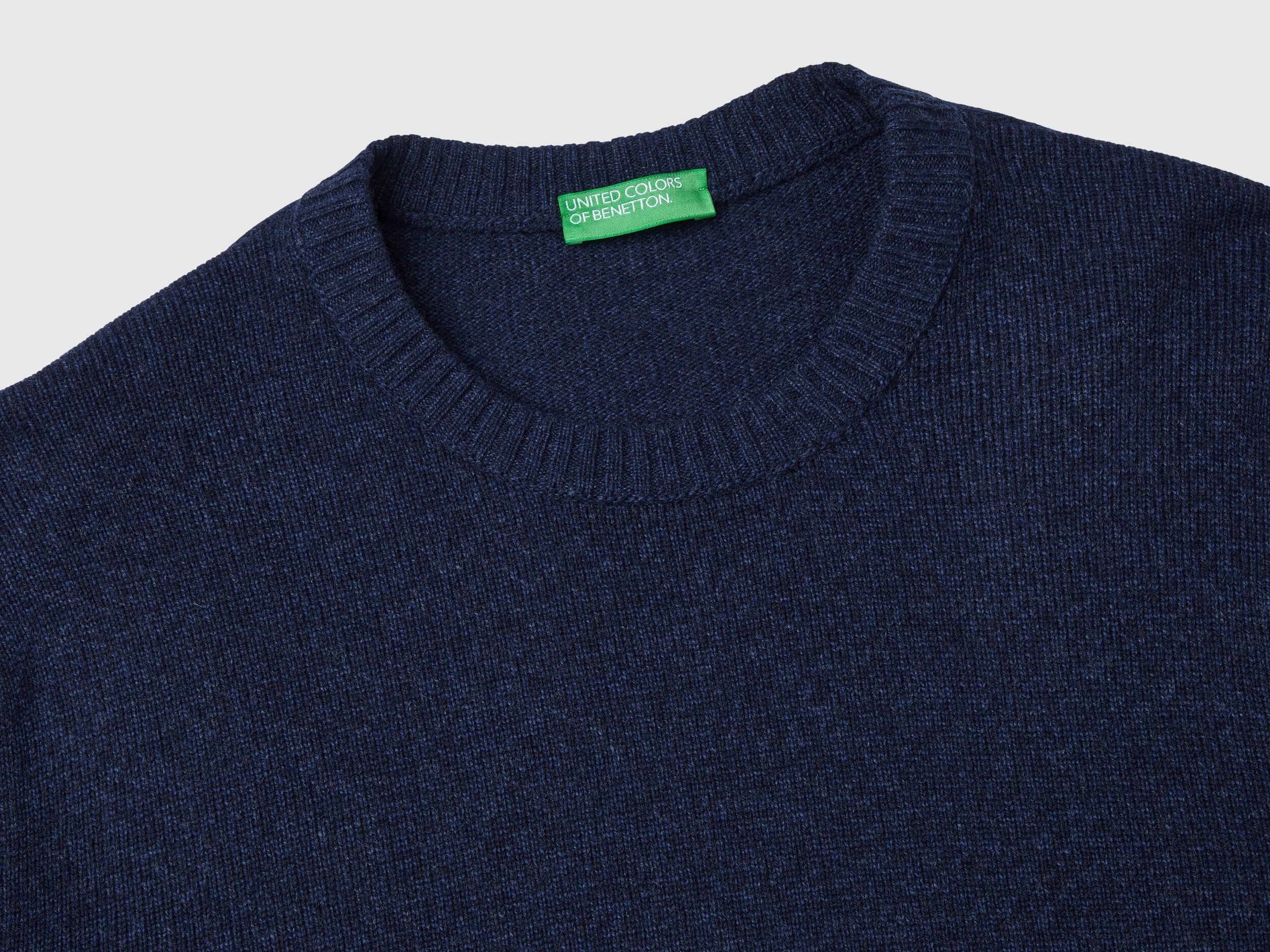 Crew neck sweater in cashmere and wool blend