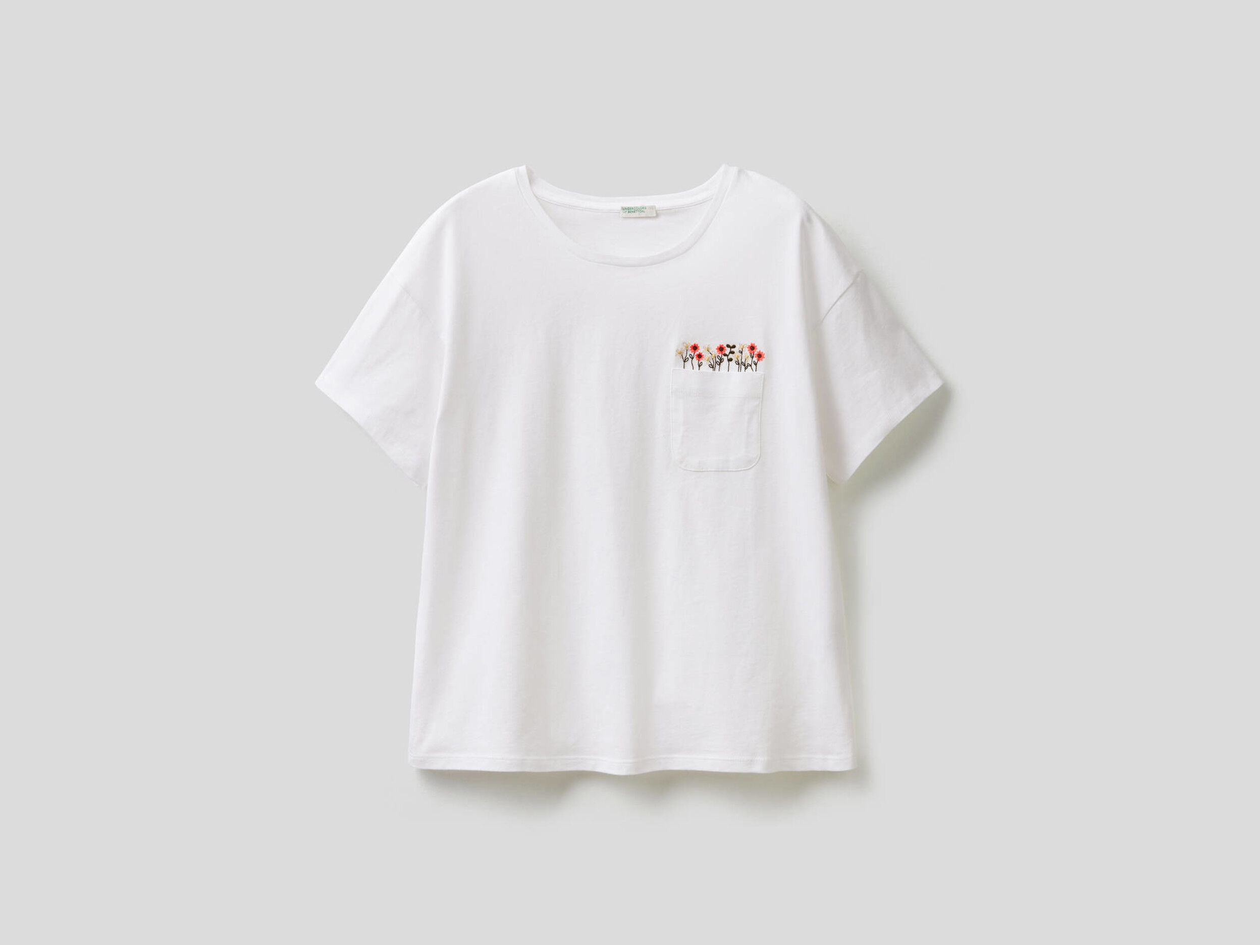 White t shirt with embroidered flowers