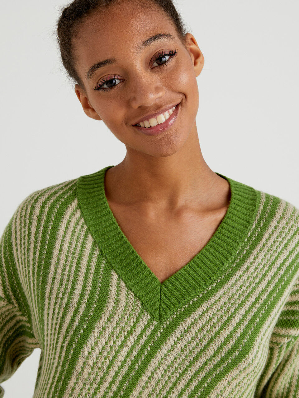 Jacquard V-neck sweater