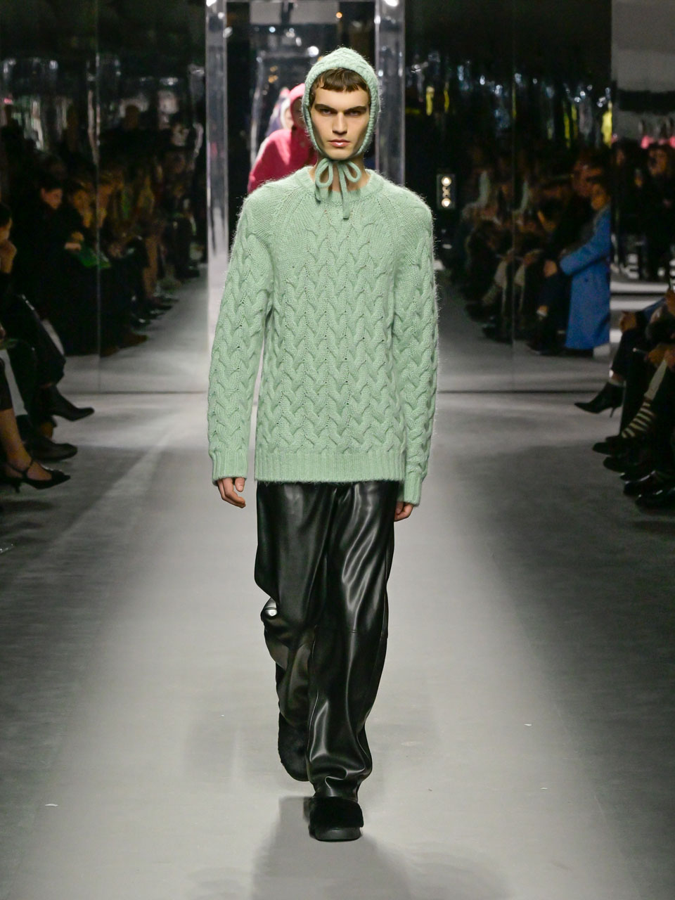 https://us.benetton.com/on/demandware.static/-/Library-Sites-BenettonSharedLibrary/default/dw4d7aea11/01-REDESIGN/LANDING/infinity/Benetton_fw23_runway_IG_look30.jpg