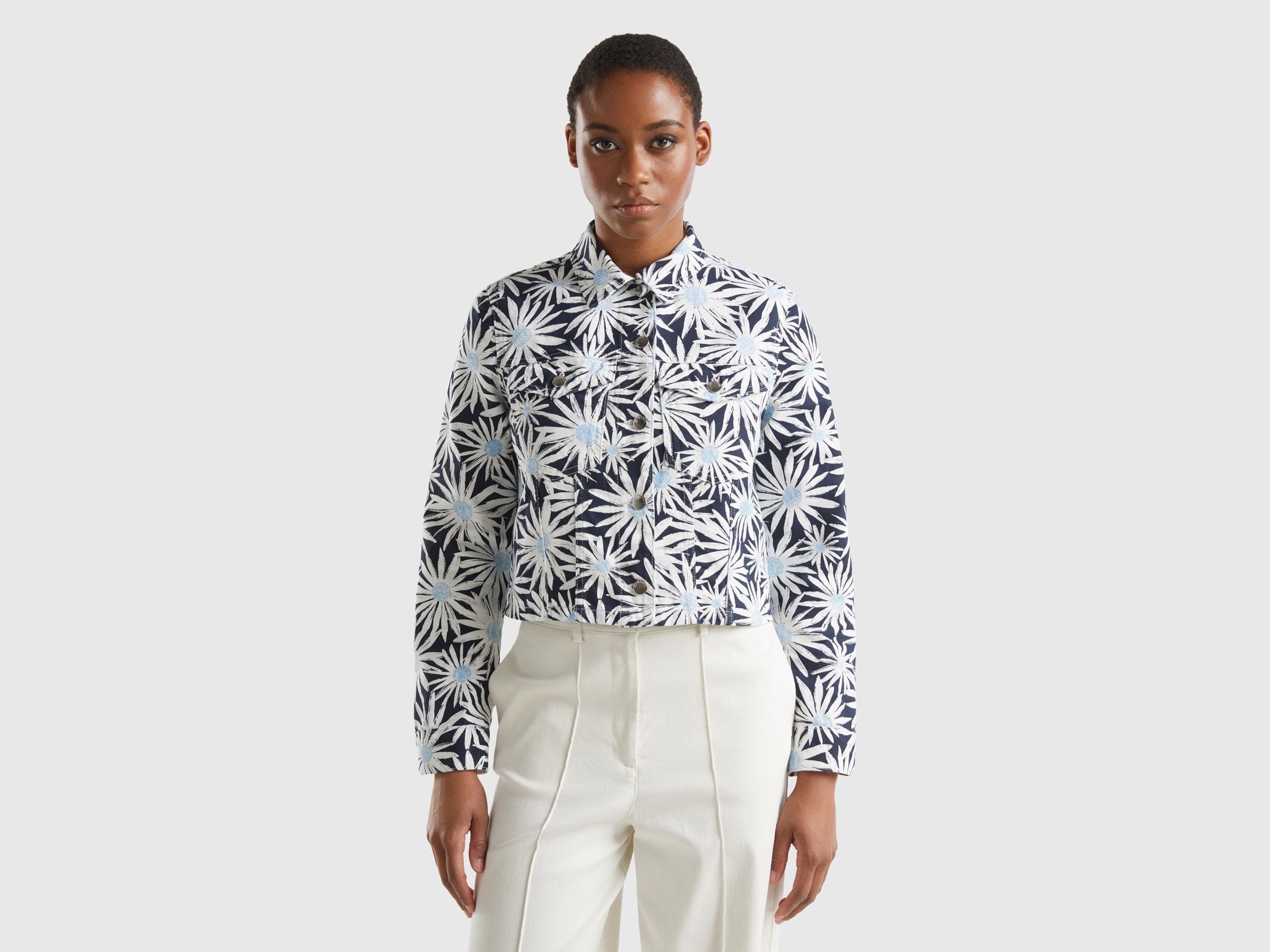 Benetton, Giubbino Cropped A Fiori, Blu, Donna