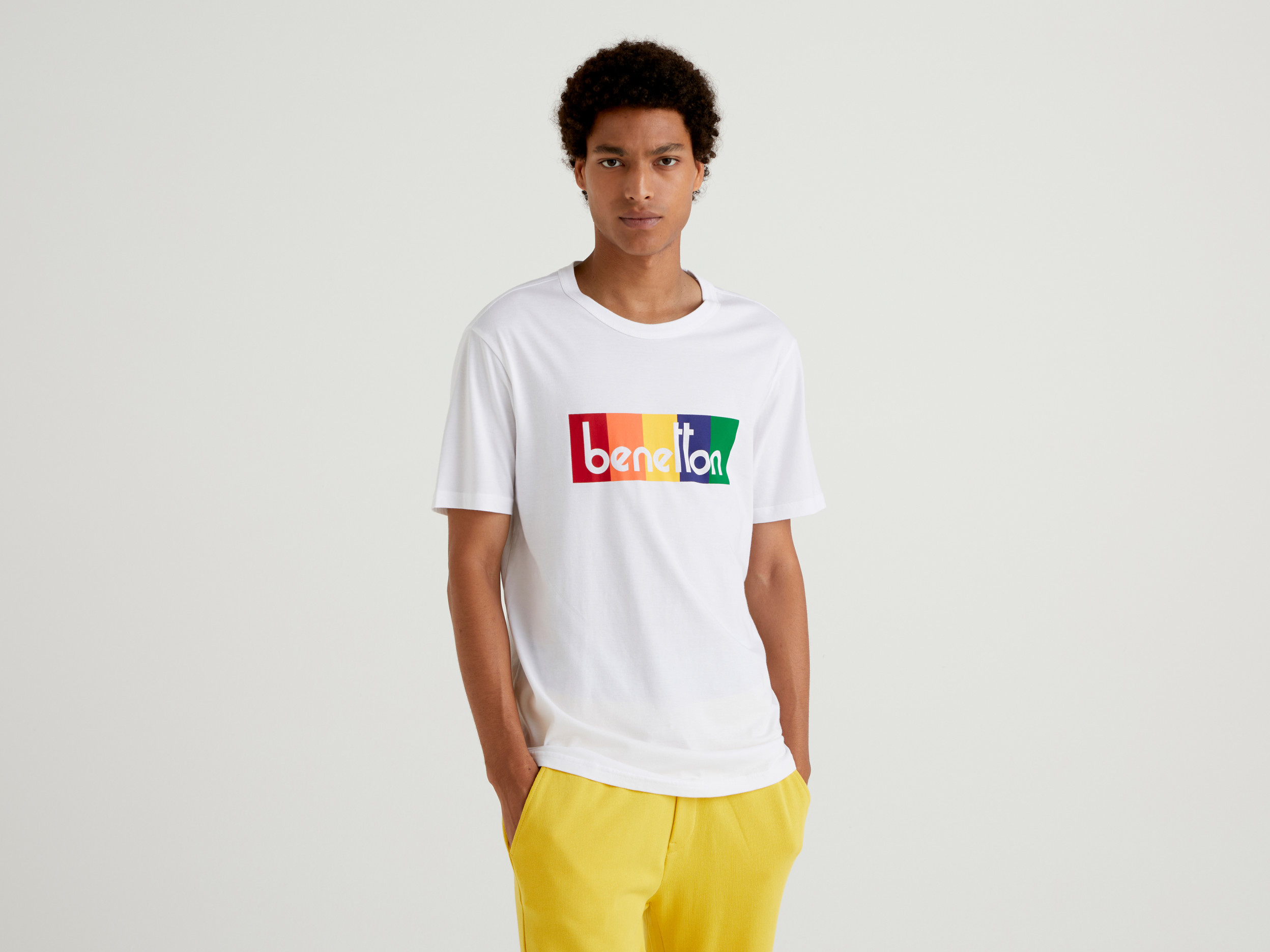 Benetton, T shirt Bianca In Cotone Bio Con Logo Multicolor, Bianco, Uomo
