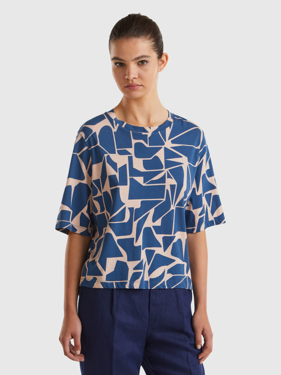 Benetton, Camiseta Con Estampado Geométrico, Azul Grisáceo, Mujer
