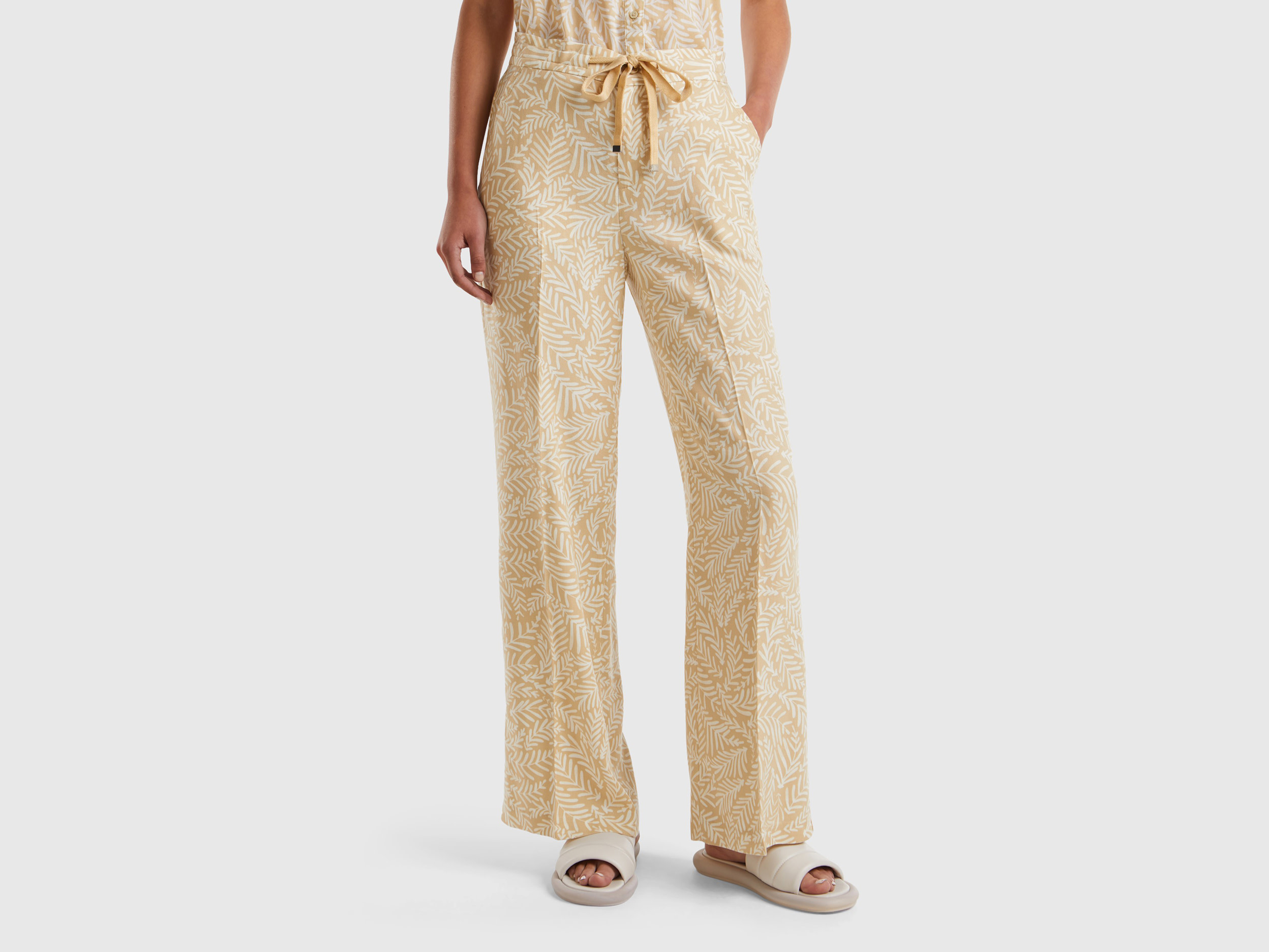 Benetton, Pantaloni Fantasia In Viscosa Sostenibile, Beige, Donna