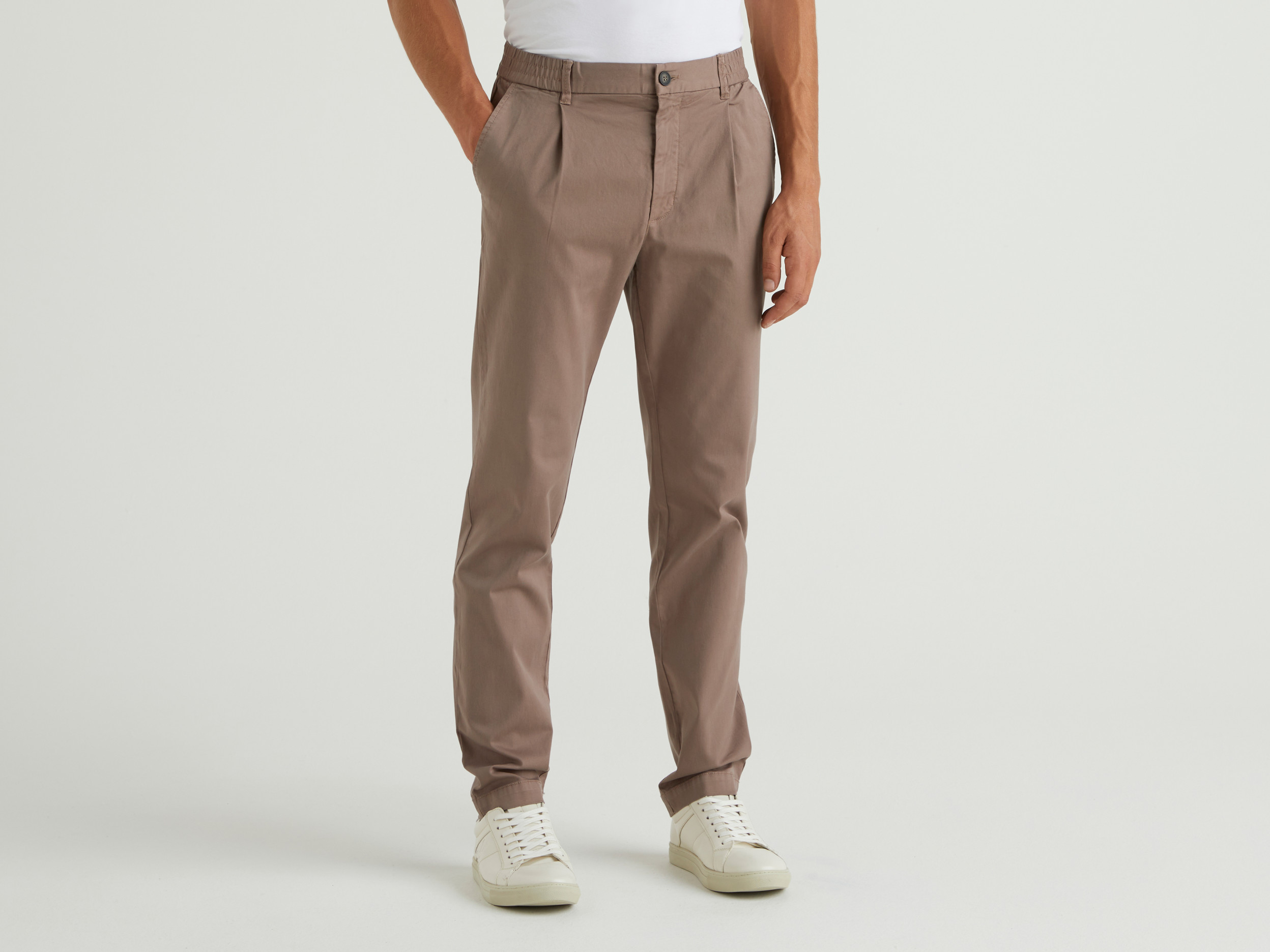 Benetton, Chino Coupe Carrot Extensible, taille 56, Gris, Homme