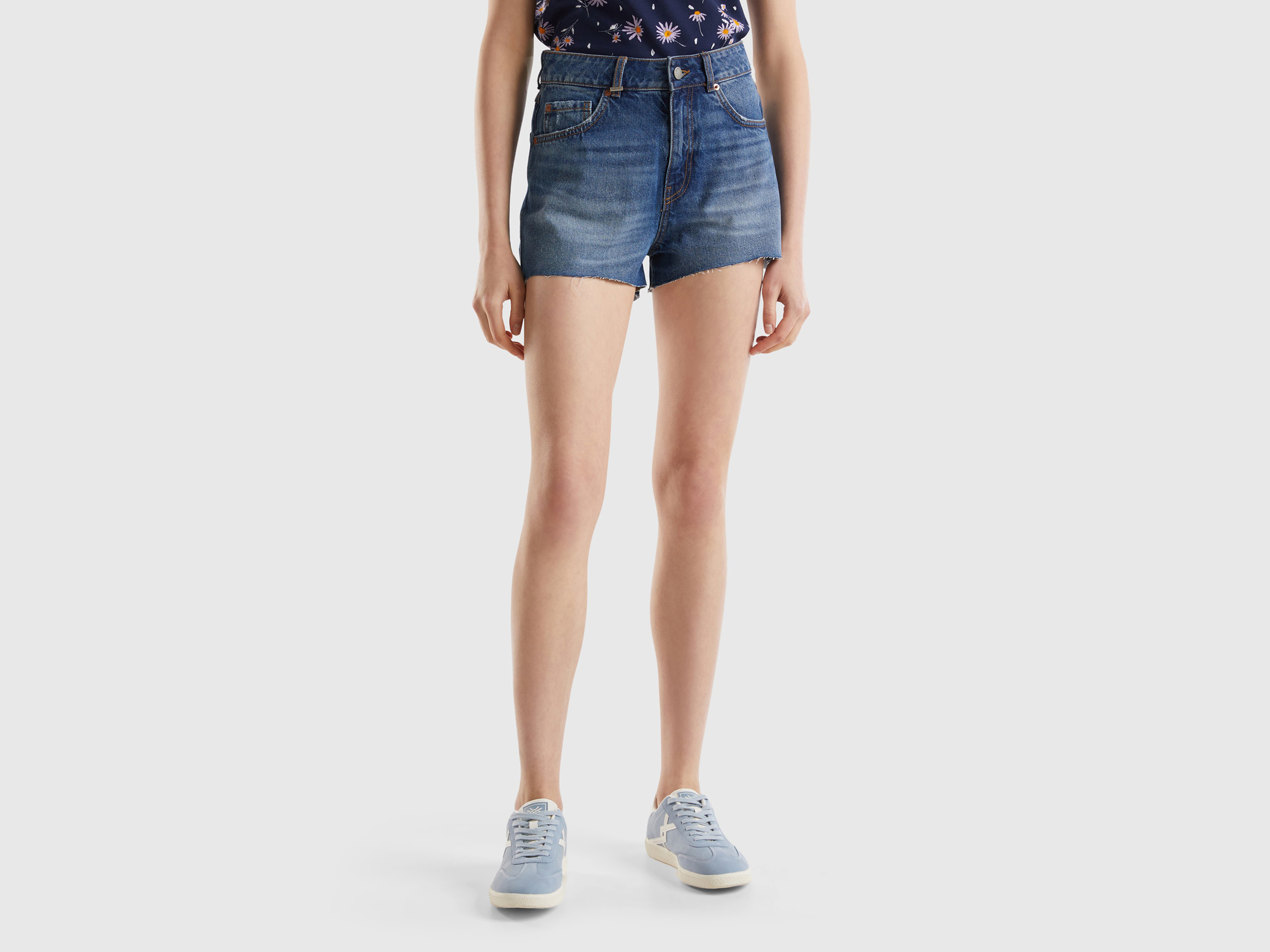 Image of Benetton, Frayed Shorts In Recycled Cotton Blend, size 29, Blue, Women