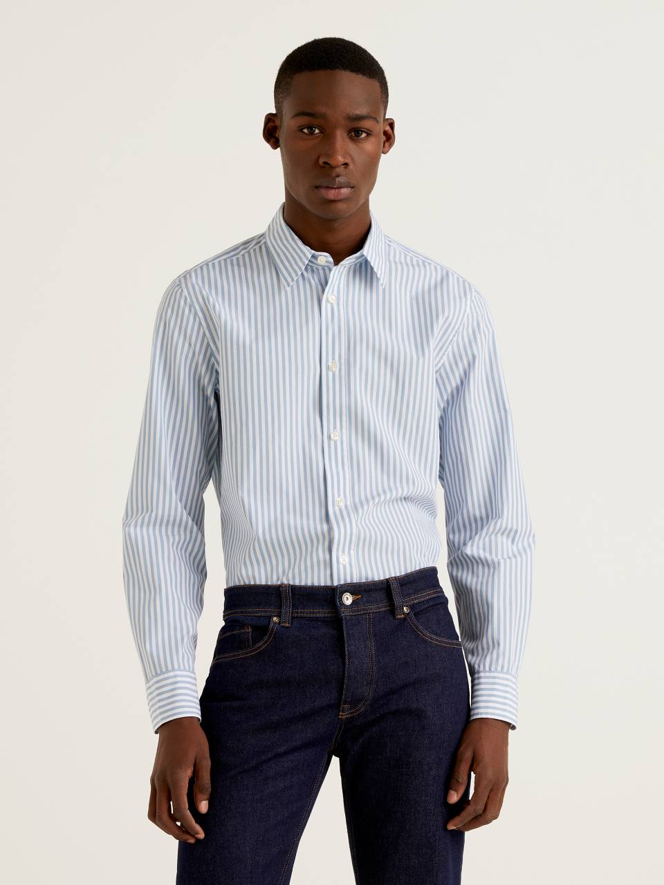 Benetton Slim fit shirt in yard dyed cotton. 1