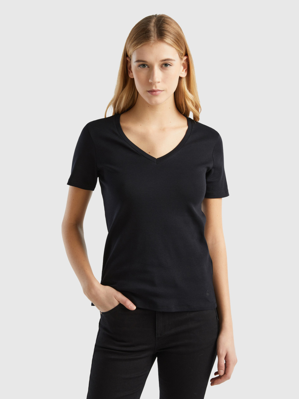 Benetton, Camiseta De Algodón Puro Con Escote De Pico, Negro, Mujer
